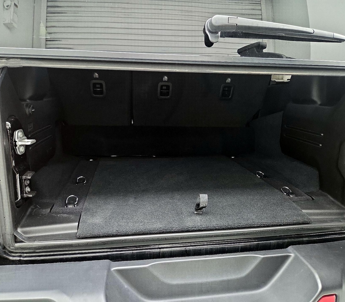 Trunk/Cargo (Seats Up)