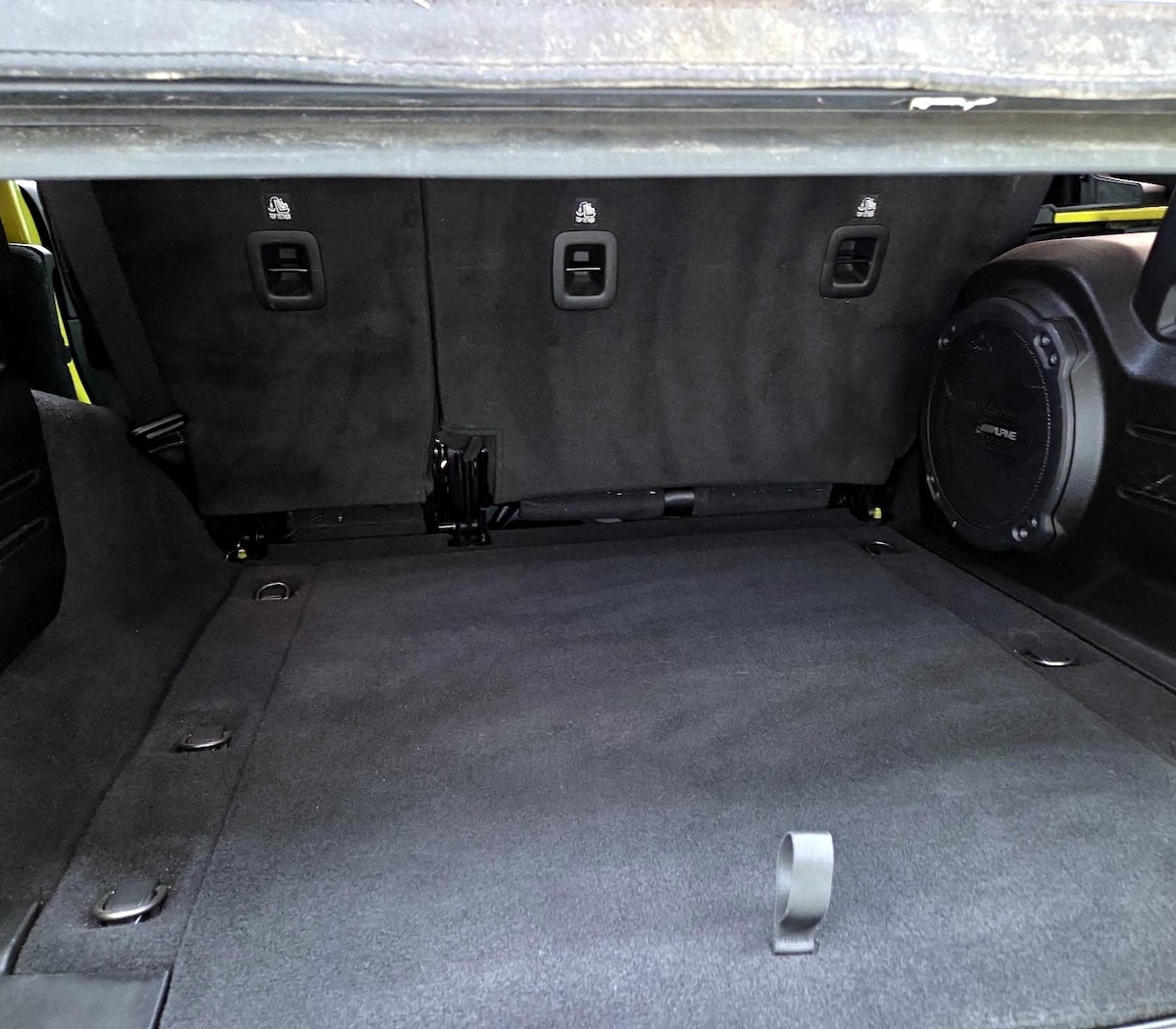 Trunk/Cargo (Seats Up)