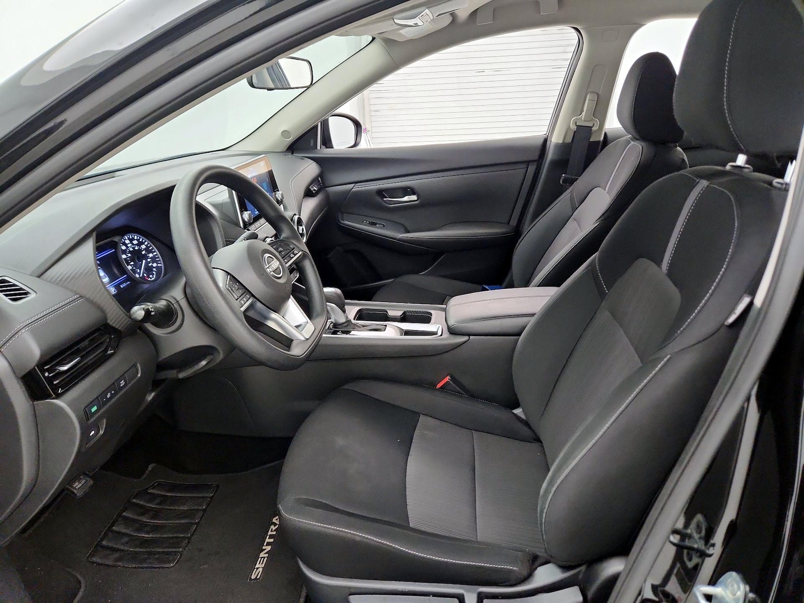 2025 Nissan Sentra SV - Photo 12
