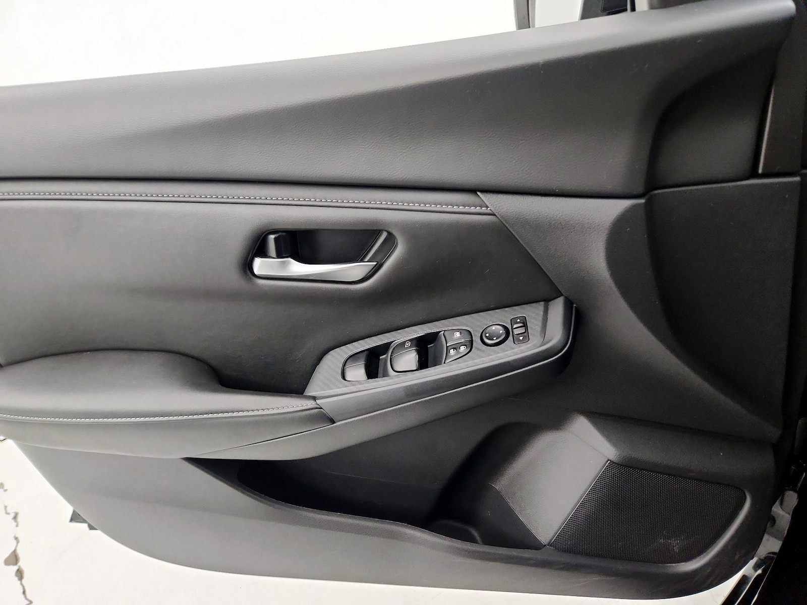 2025 Nissan Sentra SV - Photo 13