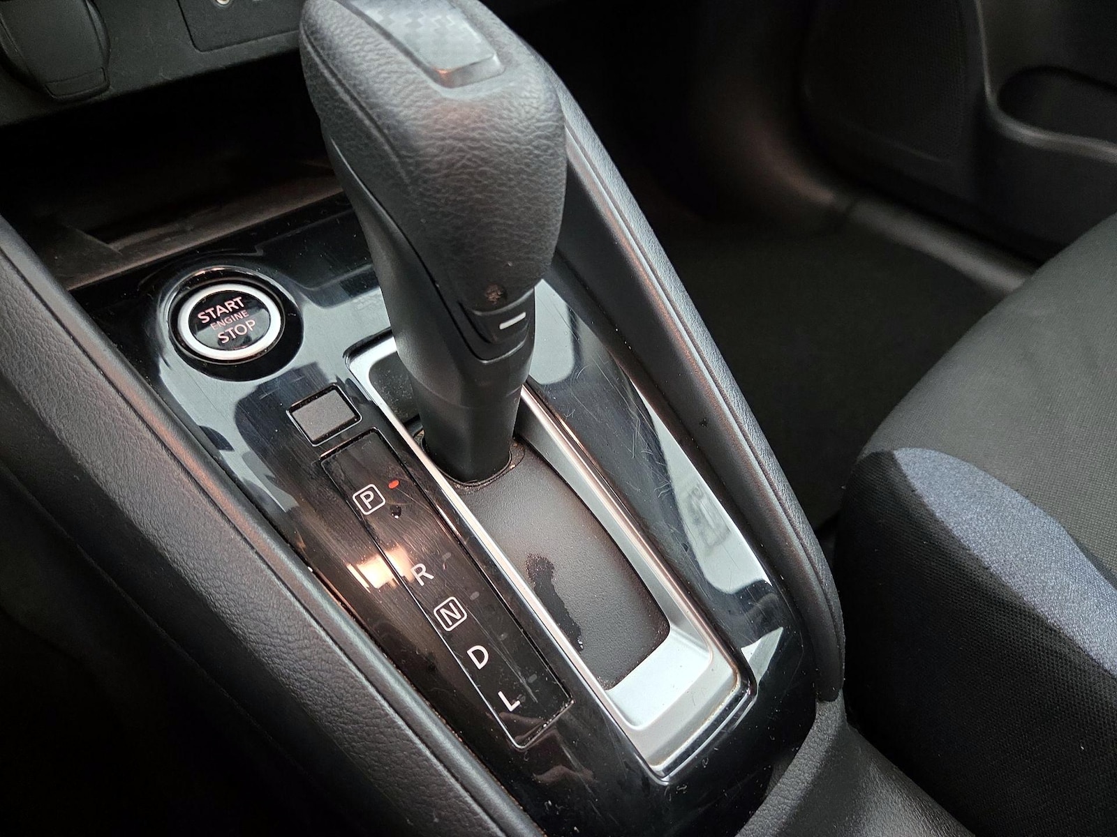 2025 Nissan Versa Sedan SV - Photo 15