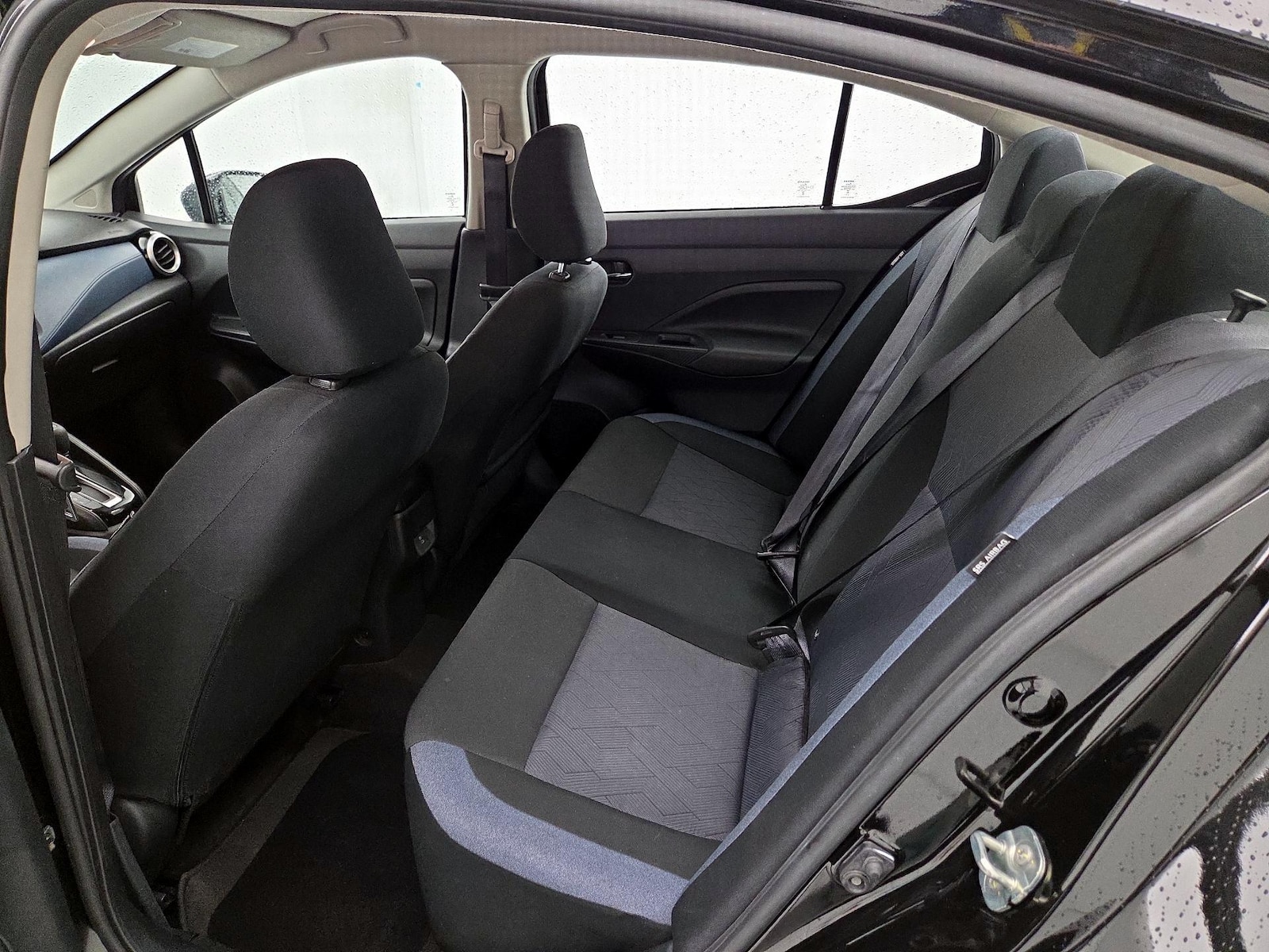 2025 Nissan Versa Sedan SV - Photo 17