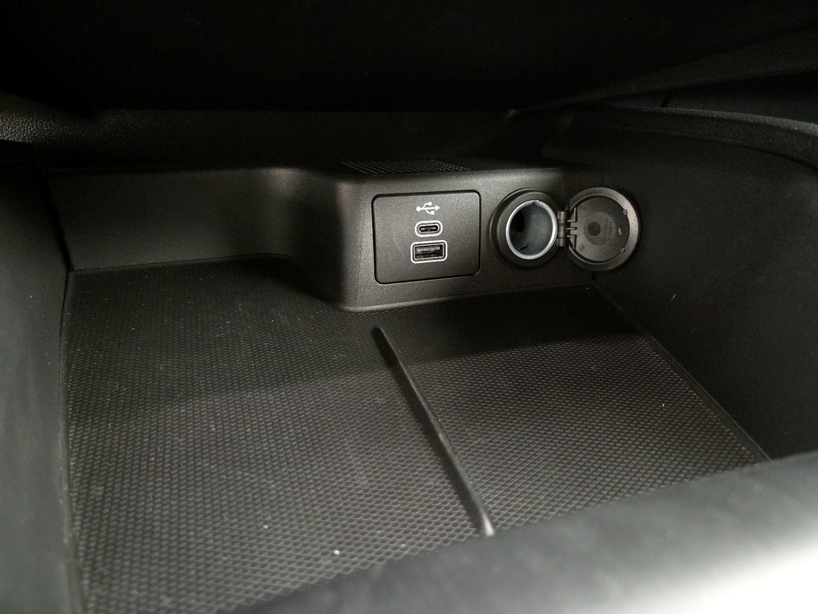 2025 Ford Escape ST-Line - Photo 17
