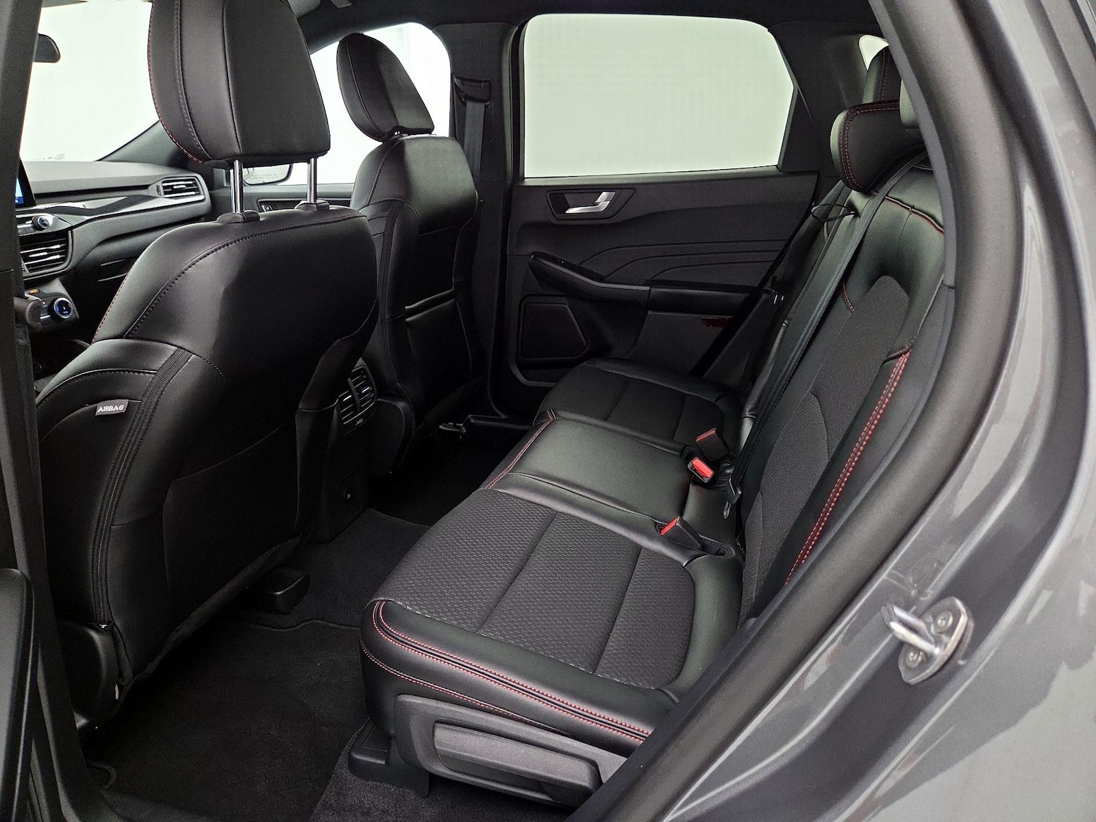 2025 Ford Escape ST-Line - Photo 18