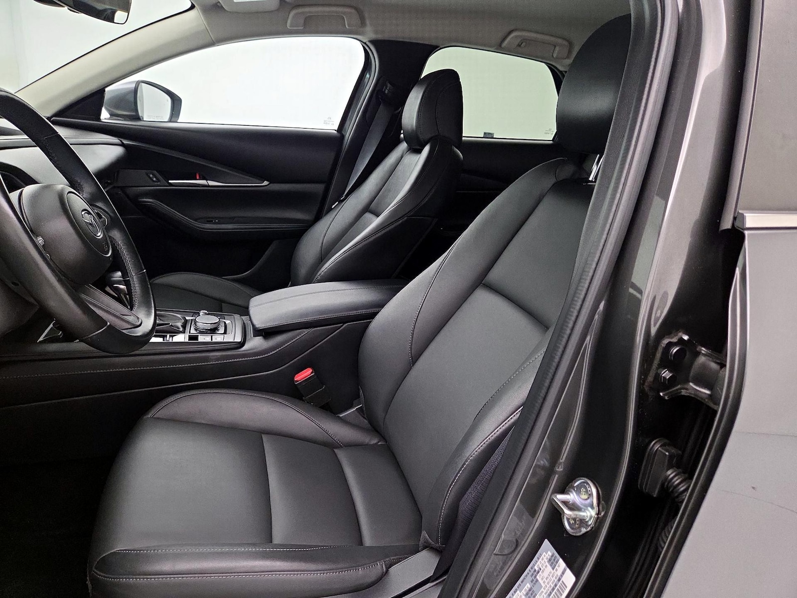 Side Airbags & Leatherette Seats