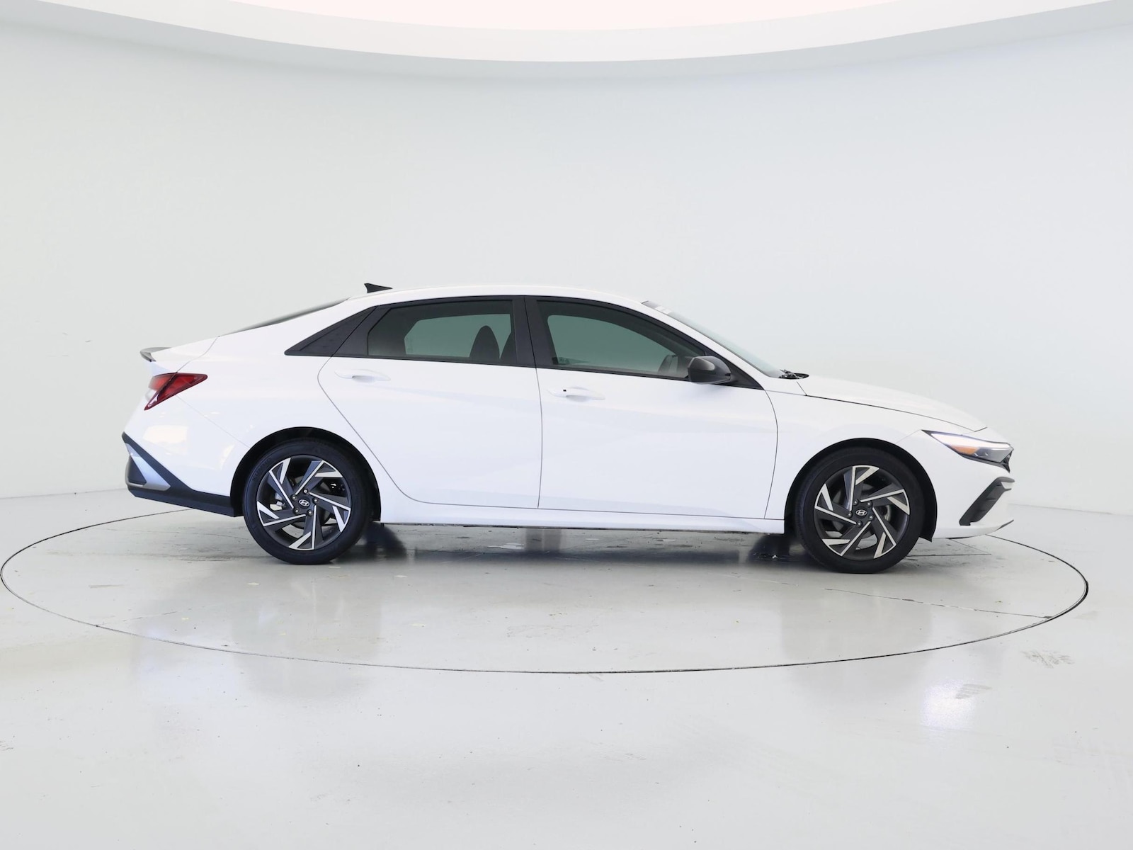 2025 Hyundai Elantra SEL - Photo 8