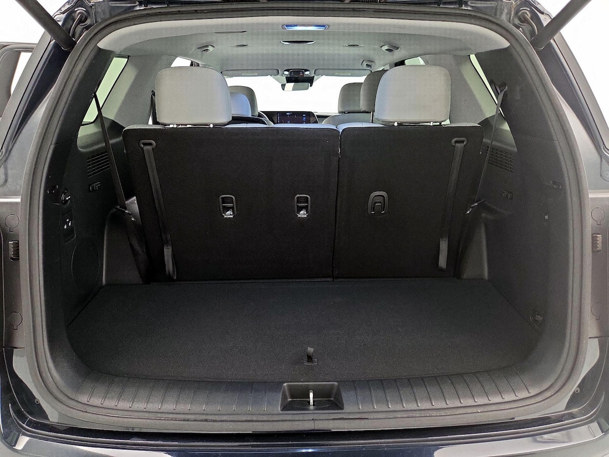 Trunk/Cargo (Seats Up)