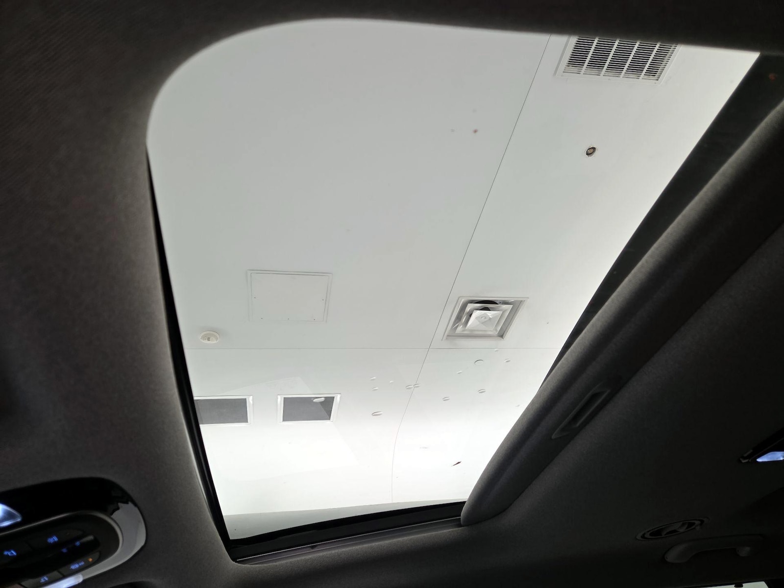 Sunroof(s) & Skylight(s)