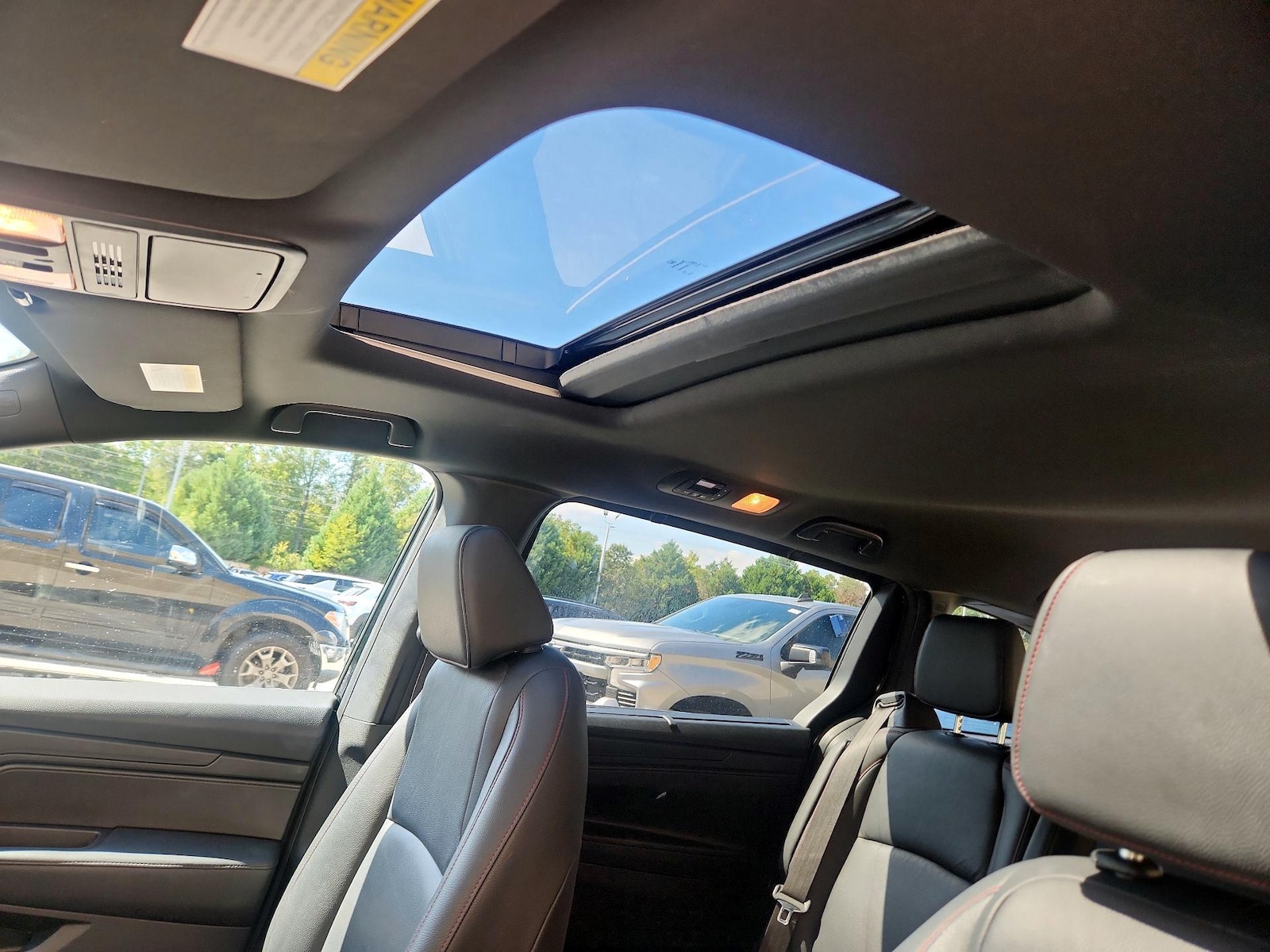 Sunroof(s) & Overhead Airbags