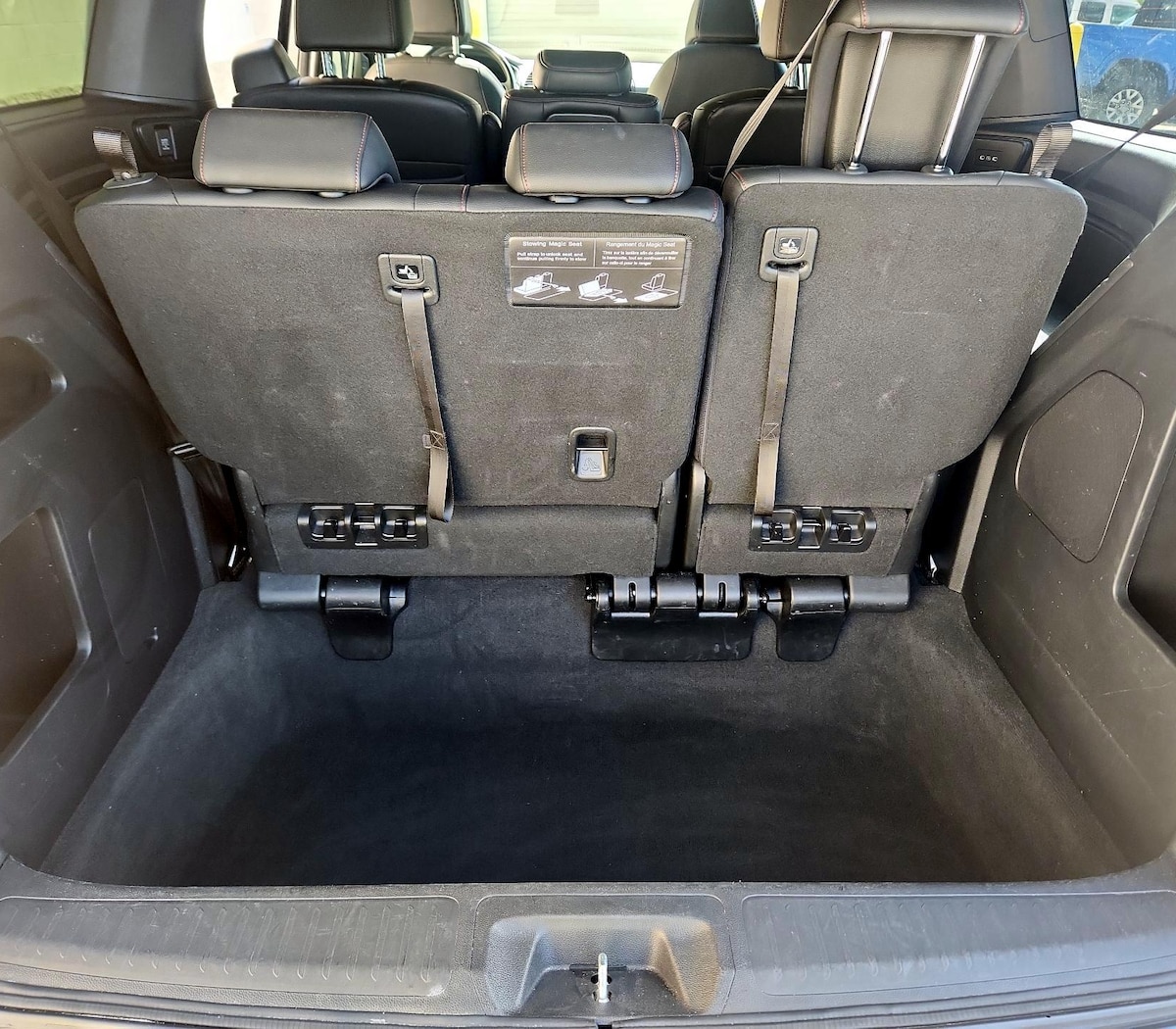 Trunk/Cargo (Seats Up)