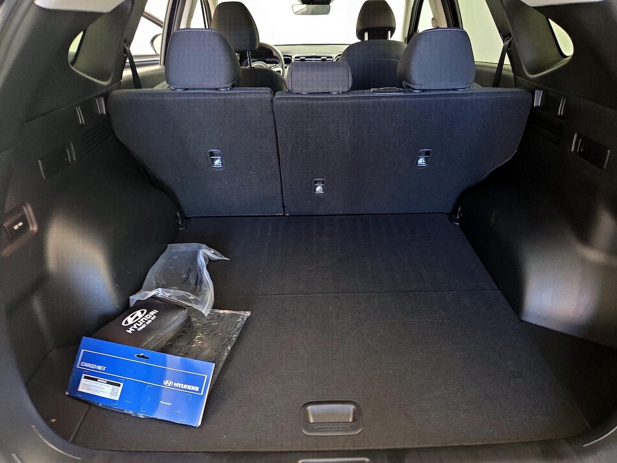 Trunk/Cargo (Seats Up)