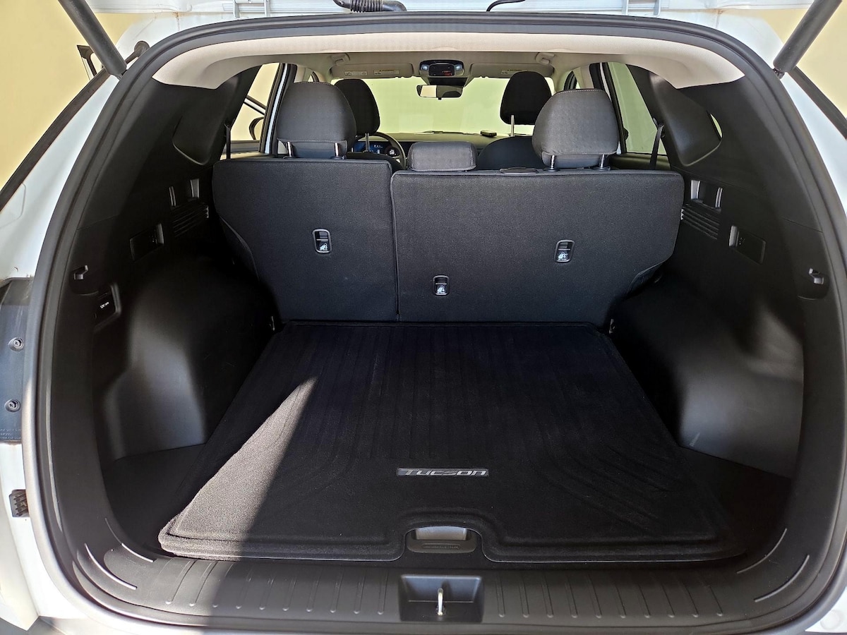 Trunk/Cargo (Seats Up)