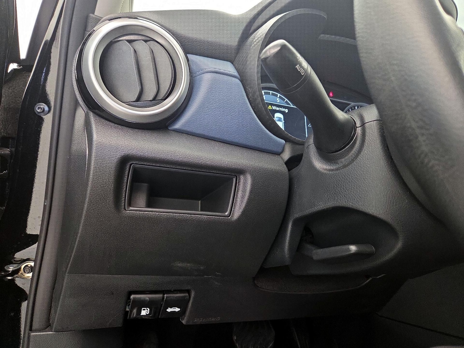 2025 Nissan Versa Sedan SV - Photo 12