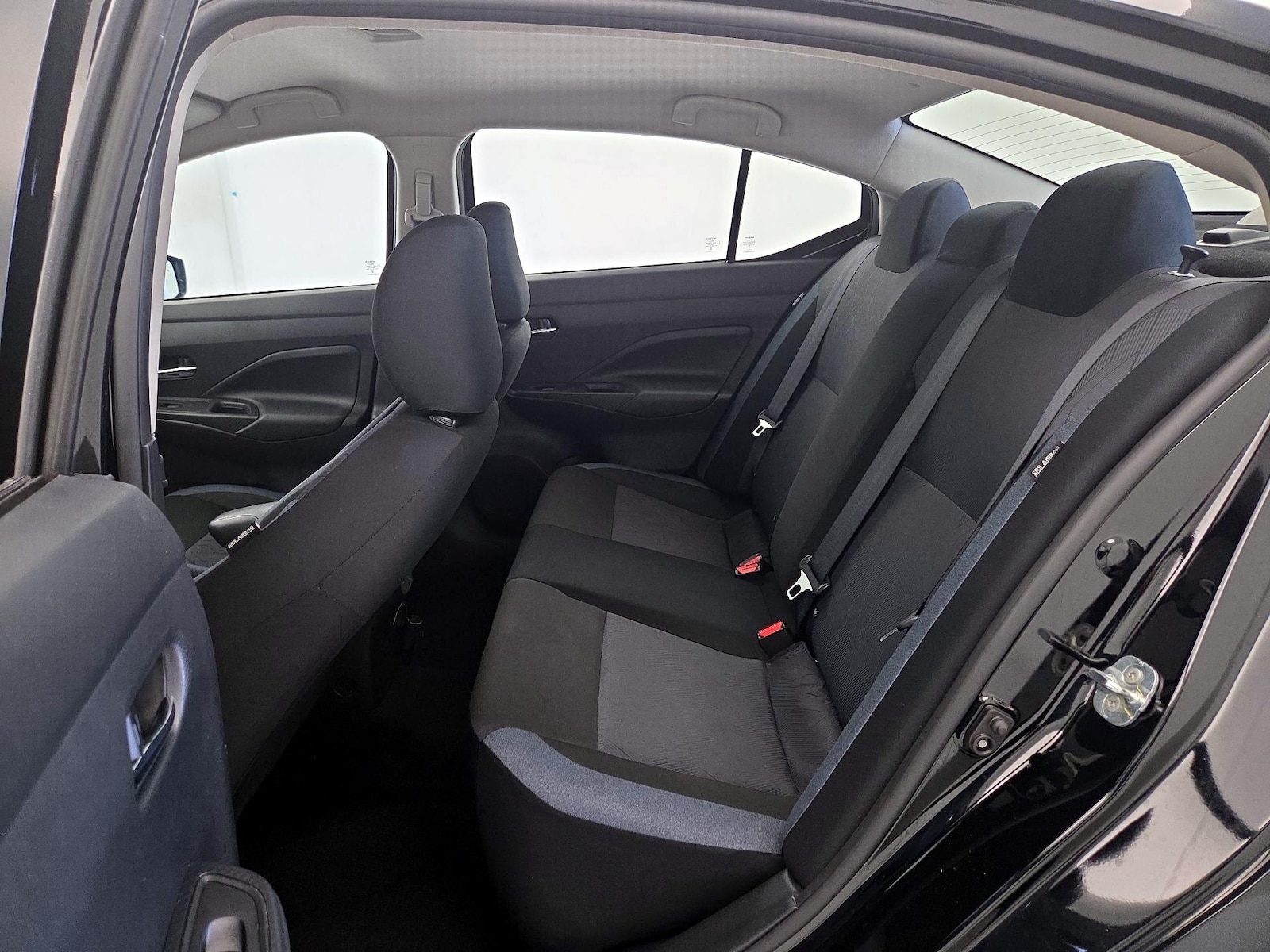 2025 Nissan Versa Sedan SV - Photo 18