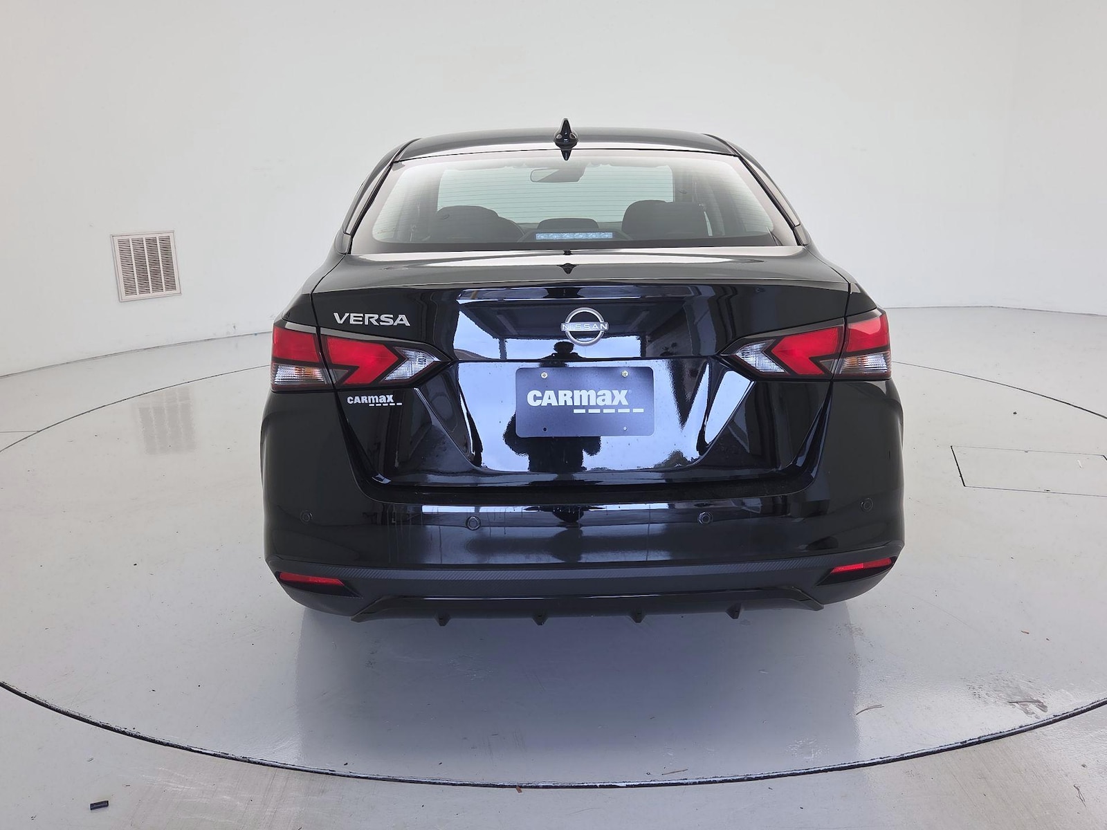 2025 Nissan Versa Sedan SV - Photo 6