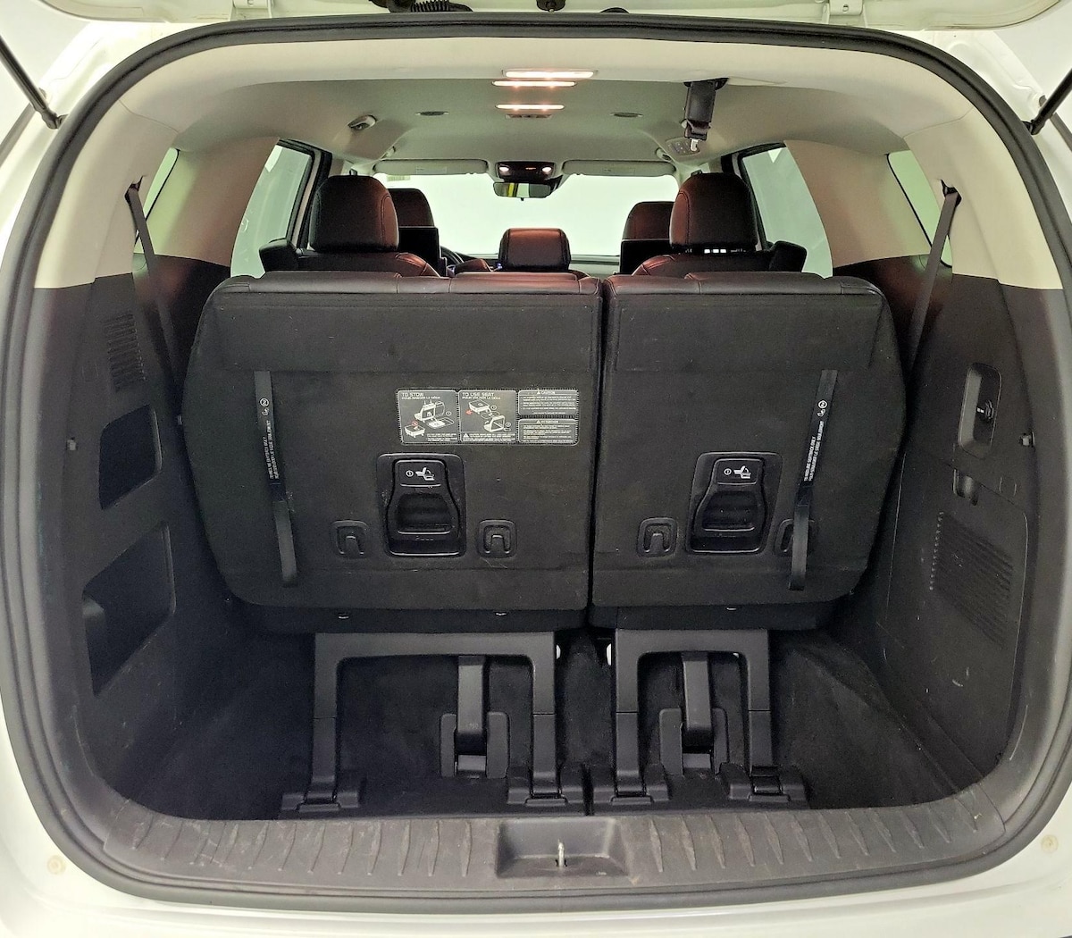 Trunk/Cargo (Seats Up)