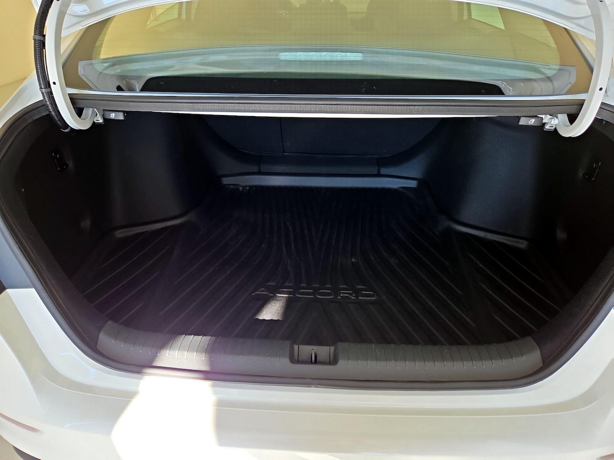 Trunk/Cargo (Seats Up)