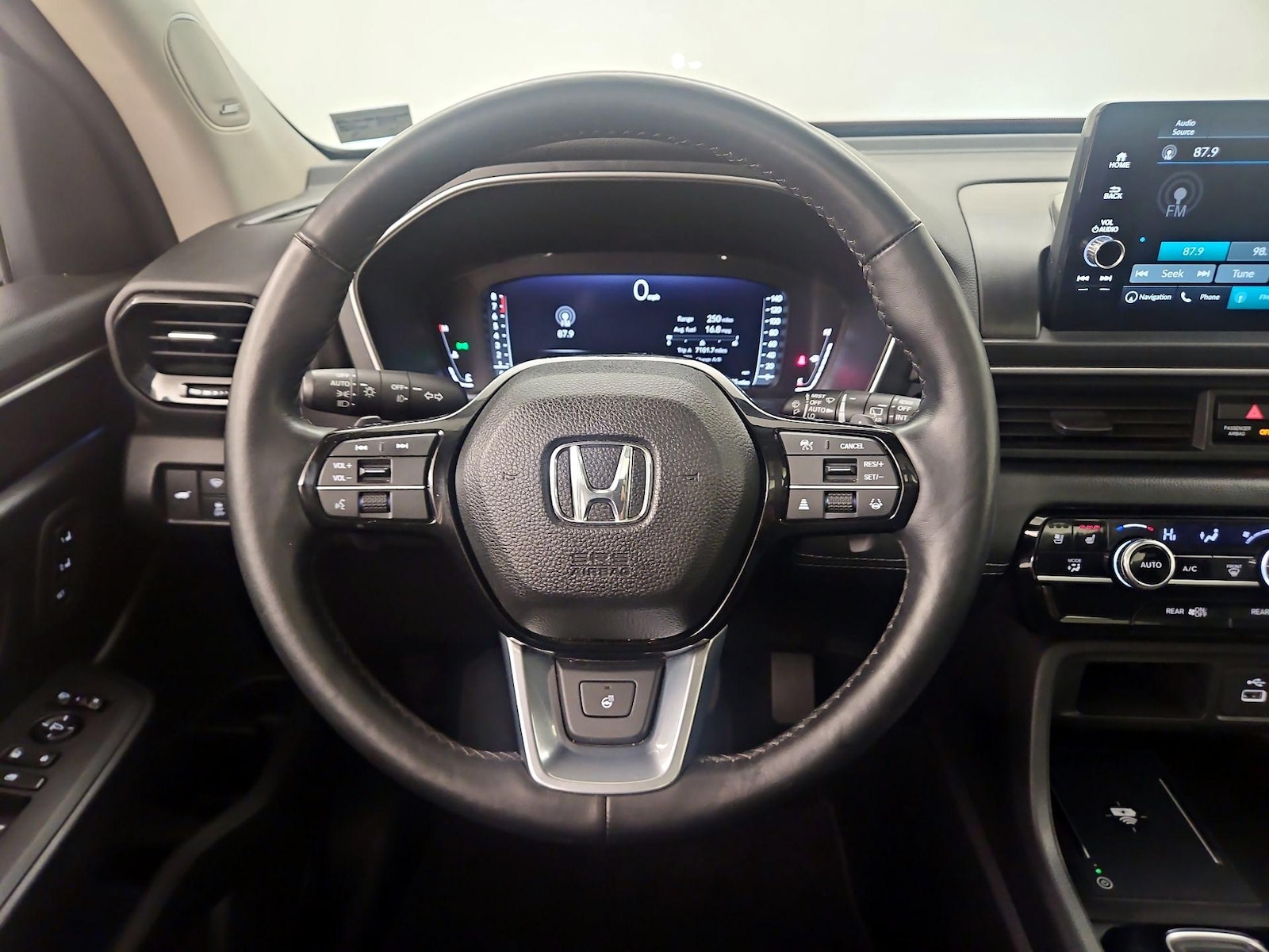 2024 Honda Pilot Elite - Photo 11