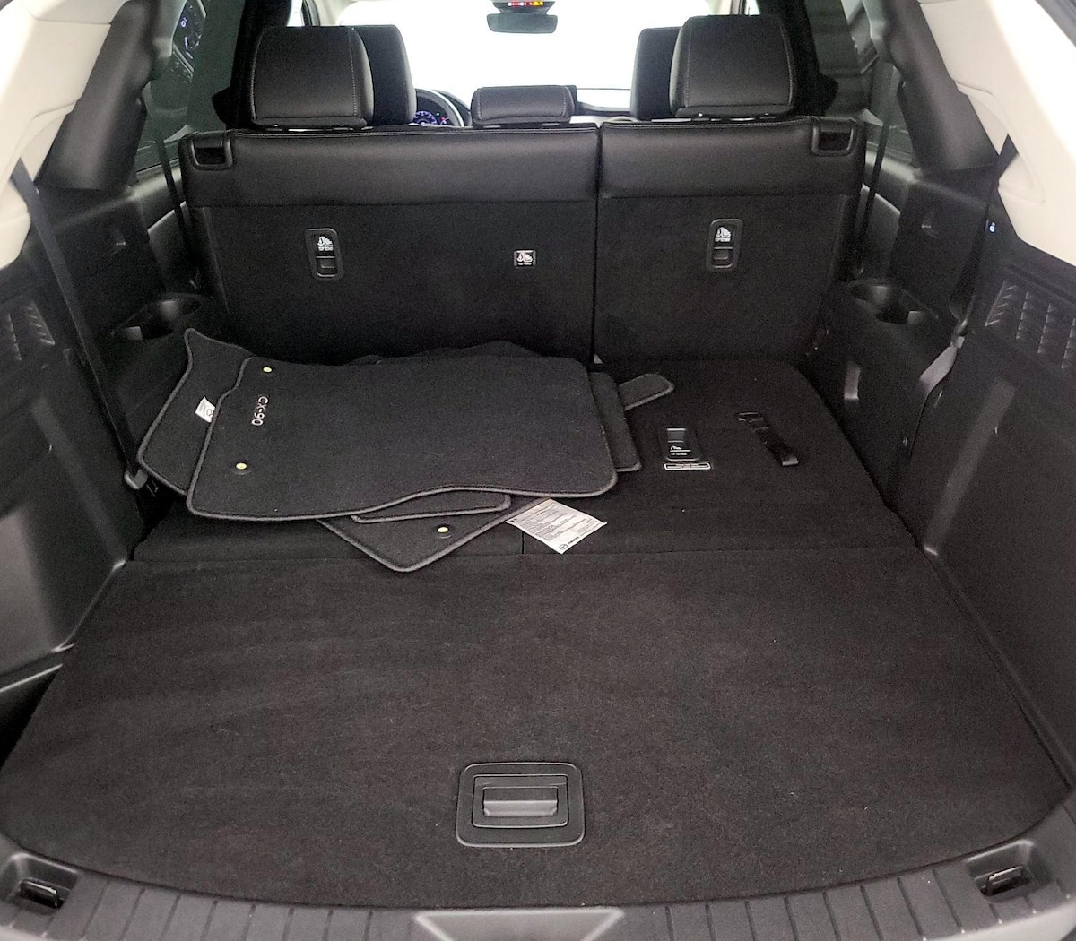 Trunk/Cargo (Seats Up)