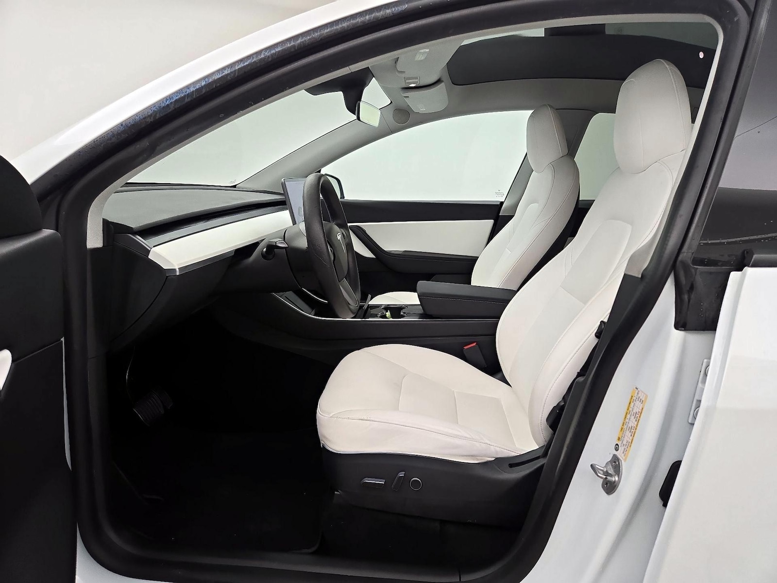 2021 Tesla Model Y Standard Range - Photo 12
