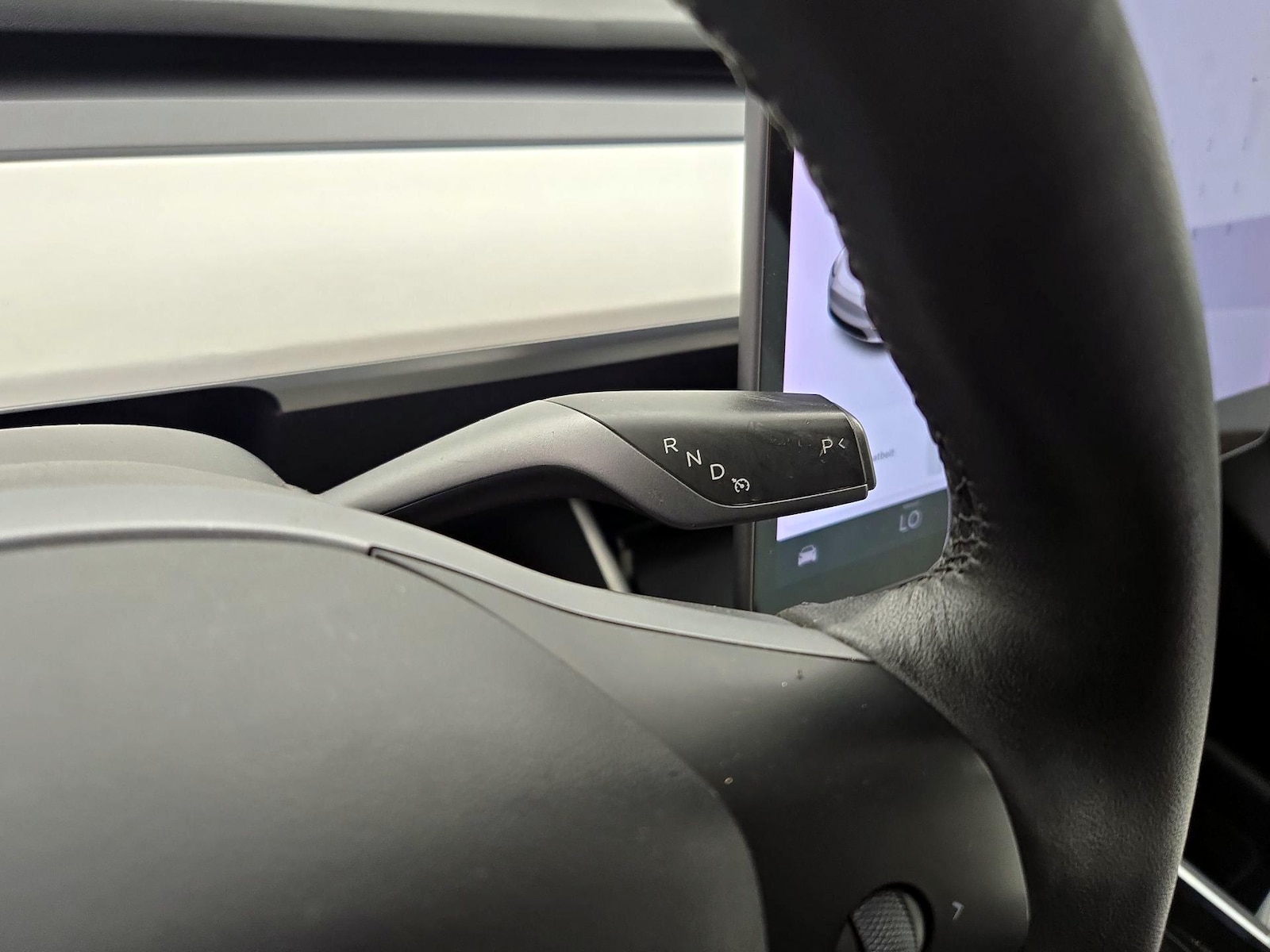 2021 Tesla Model Y Standard Range - Photo 18