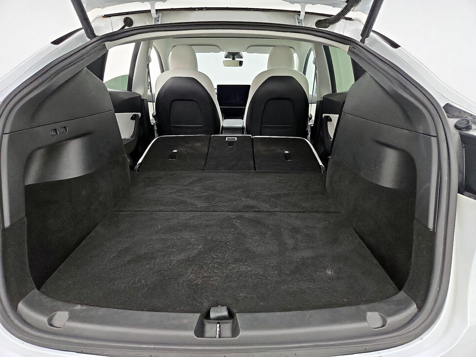 2021 Tesla Model Y Standard Range - Photo 23