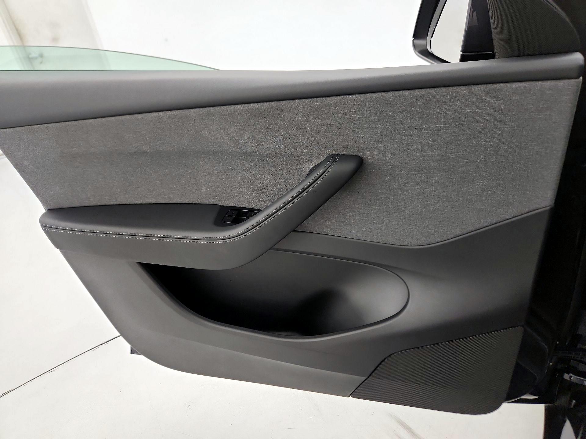 Thumbnail: 2026 Tesla Model Y - 12