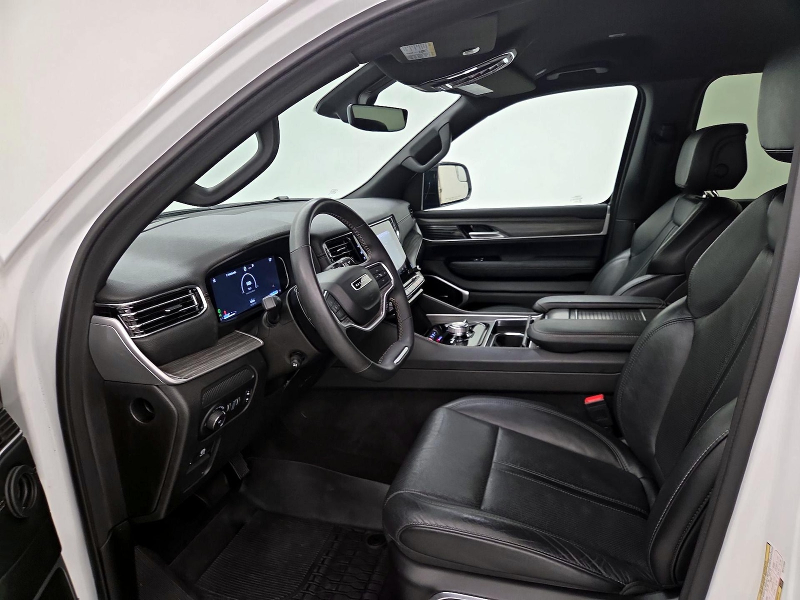 2024 Jeep Wagoneer Series III - Photo 12