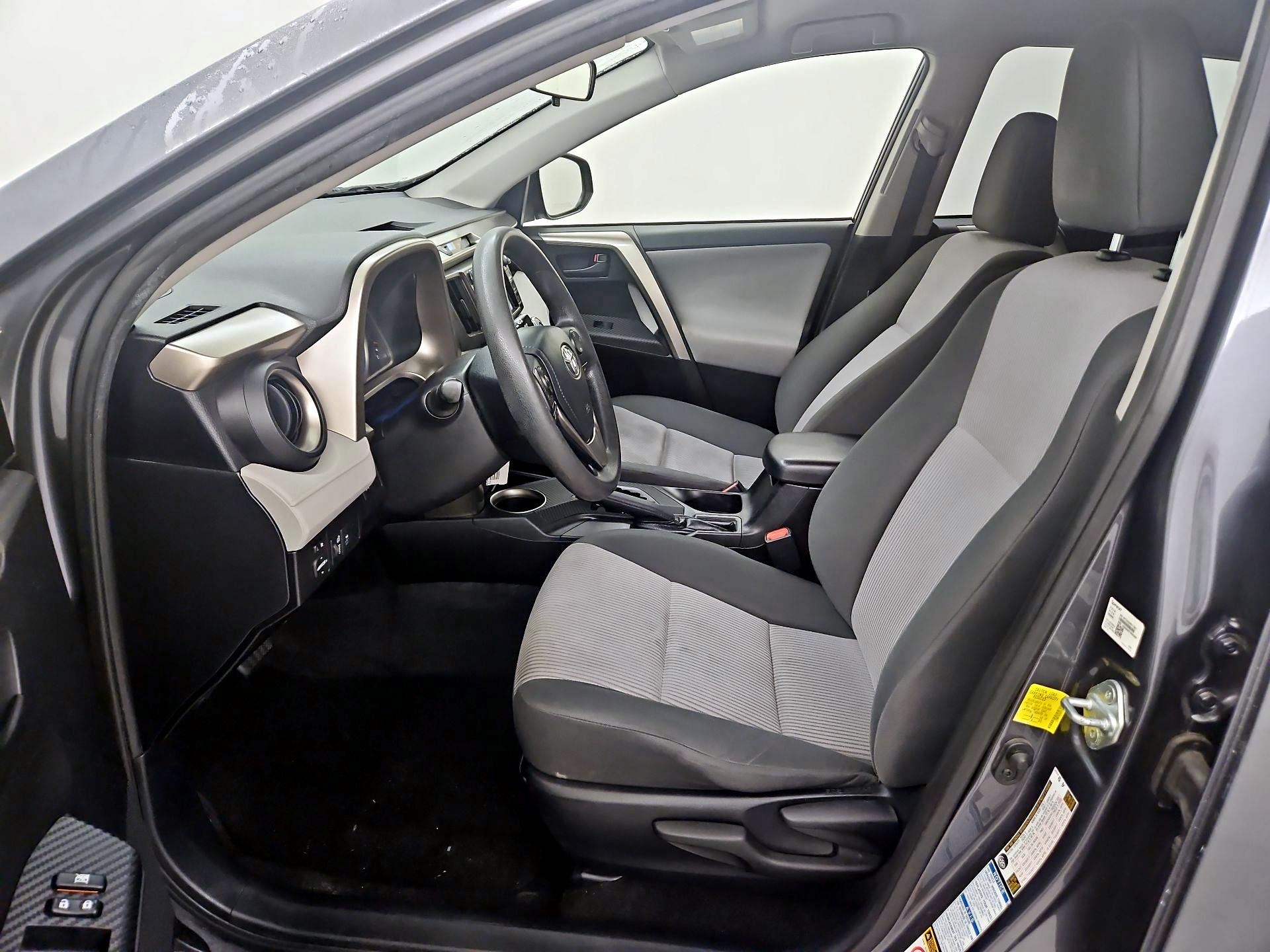 Thumbnail: 2015 Toyota RAV4 - 11