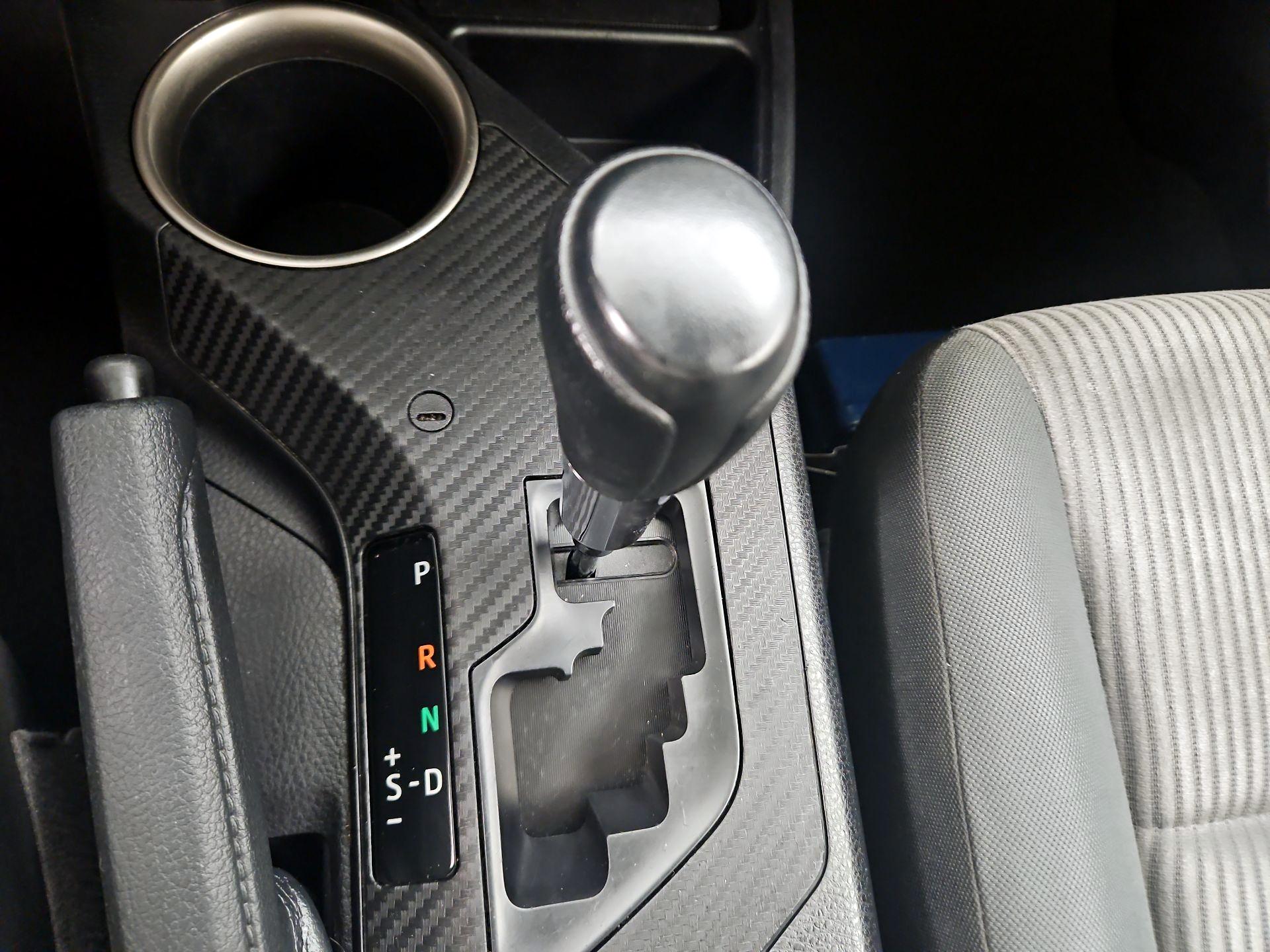 Thumbnail: 2015 Toyota RAV4 - 17