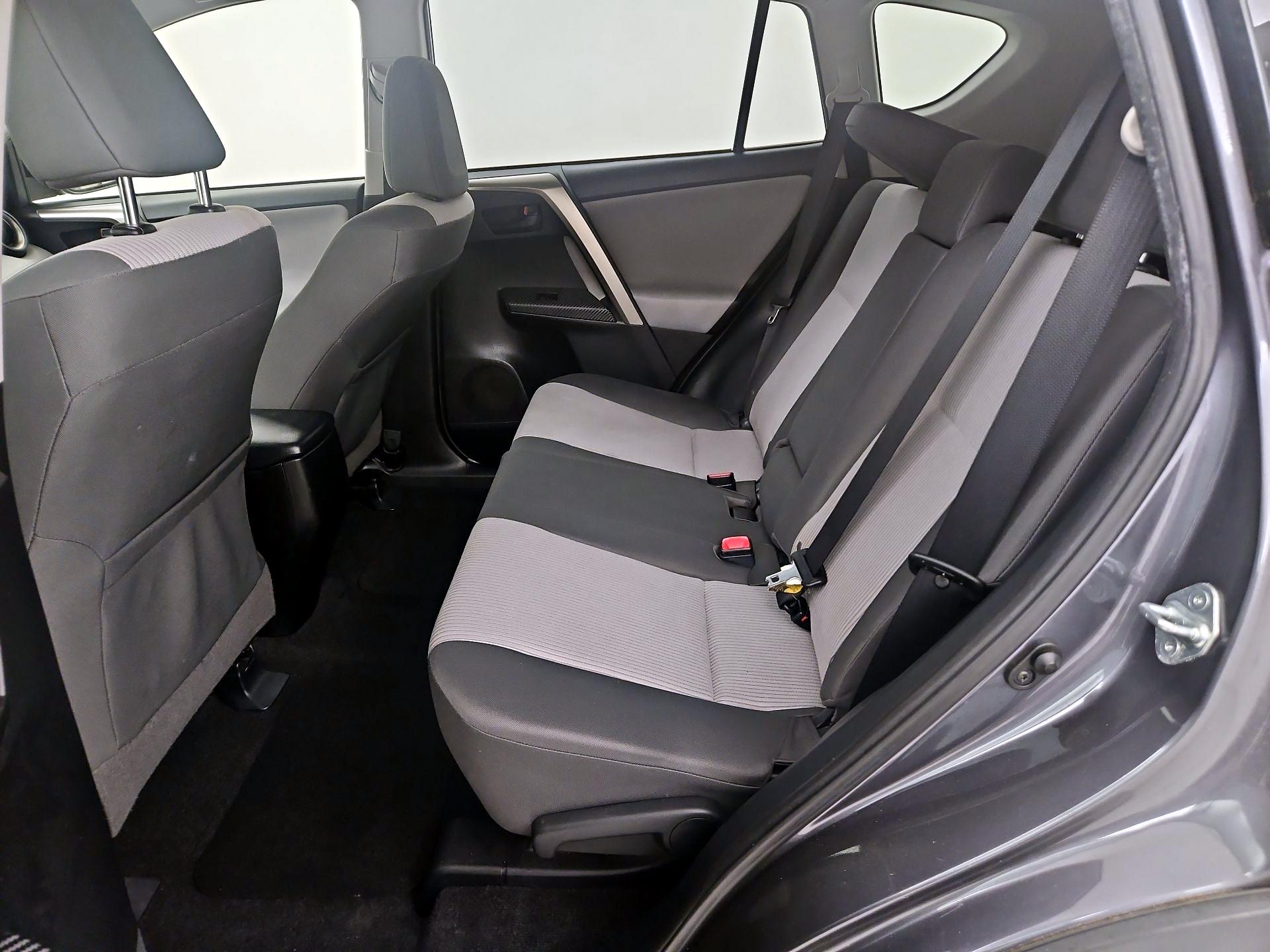 Thumbnail: 2015 Toyota RAV4 - 19