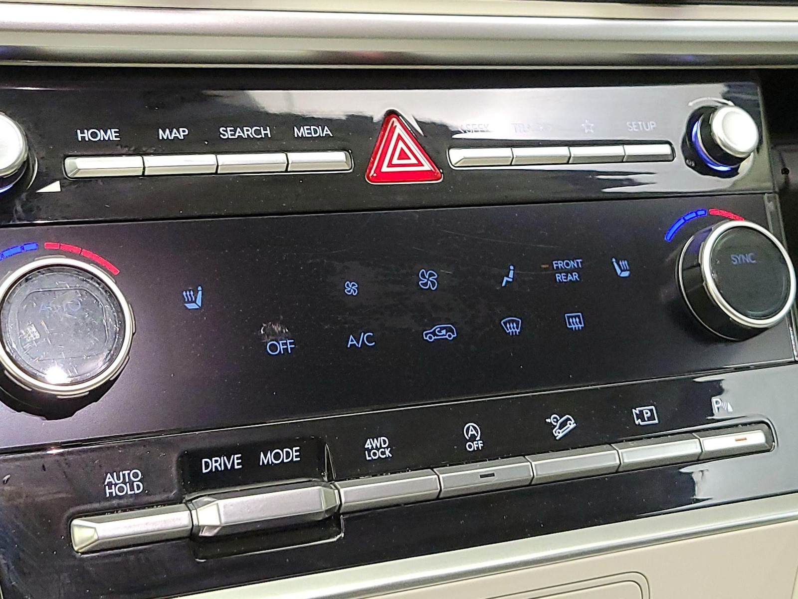 2025 Hyundai Santa Fe SEL - Photo 18