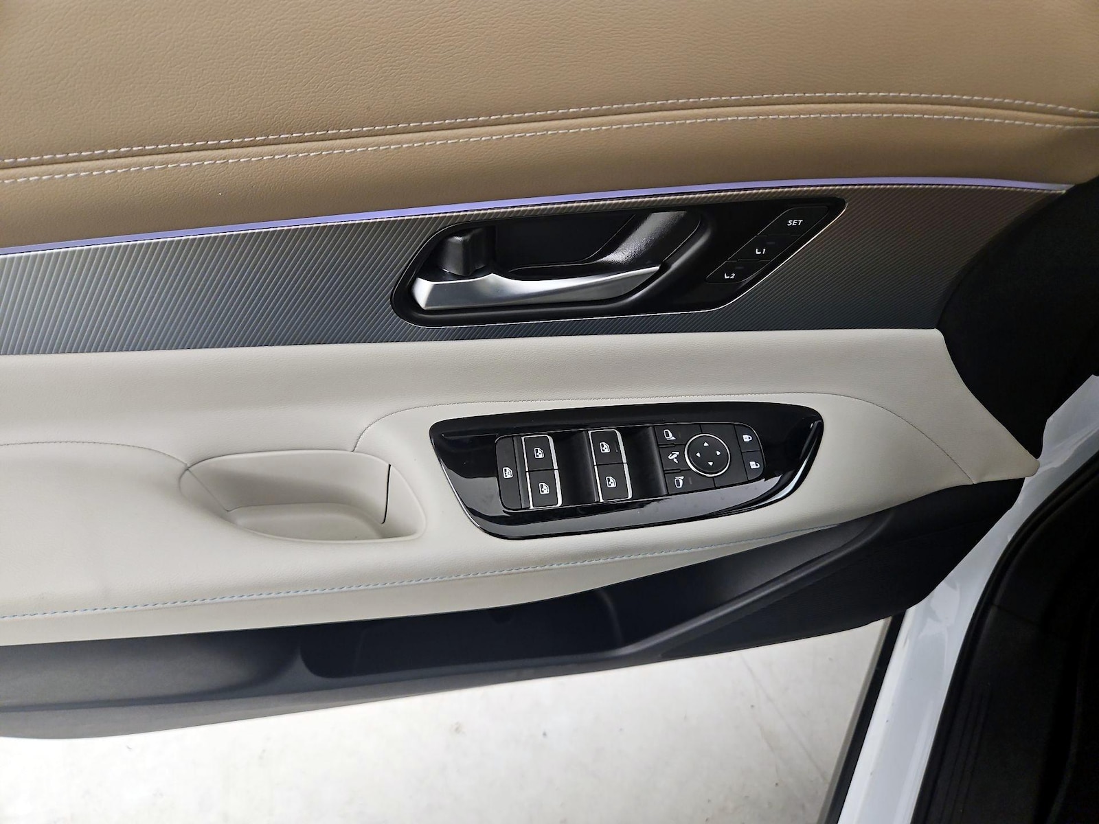 2025 Nissan Murano Platinum - Photo 13