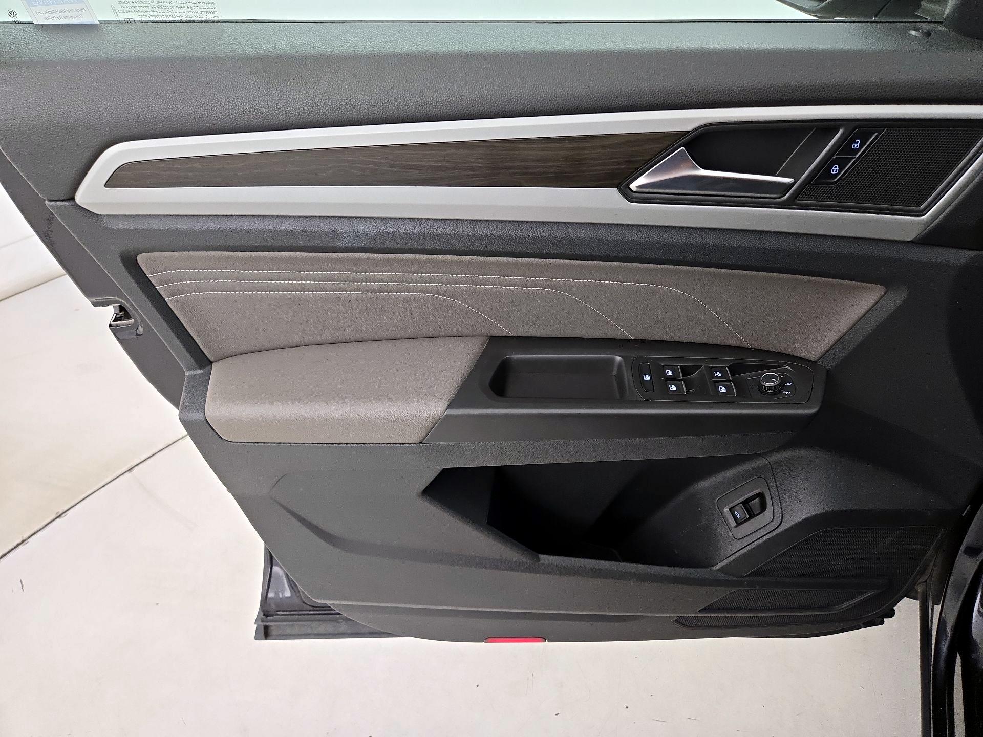 Thumbnail: 2022 Volkswagen Atlas - 12