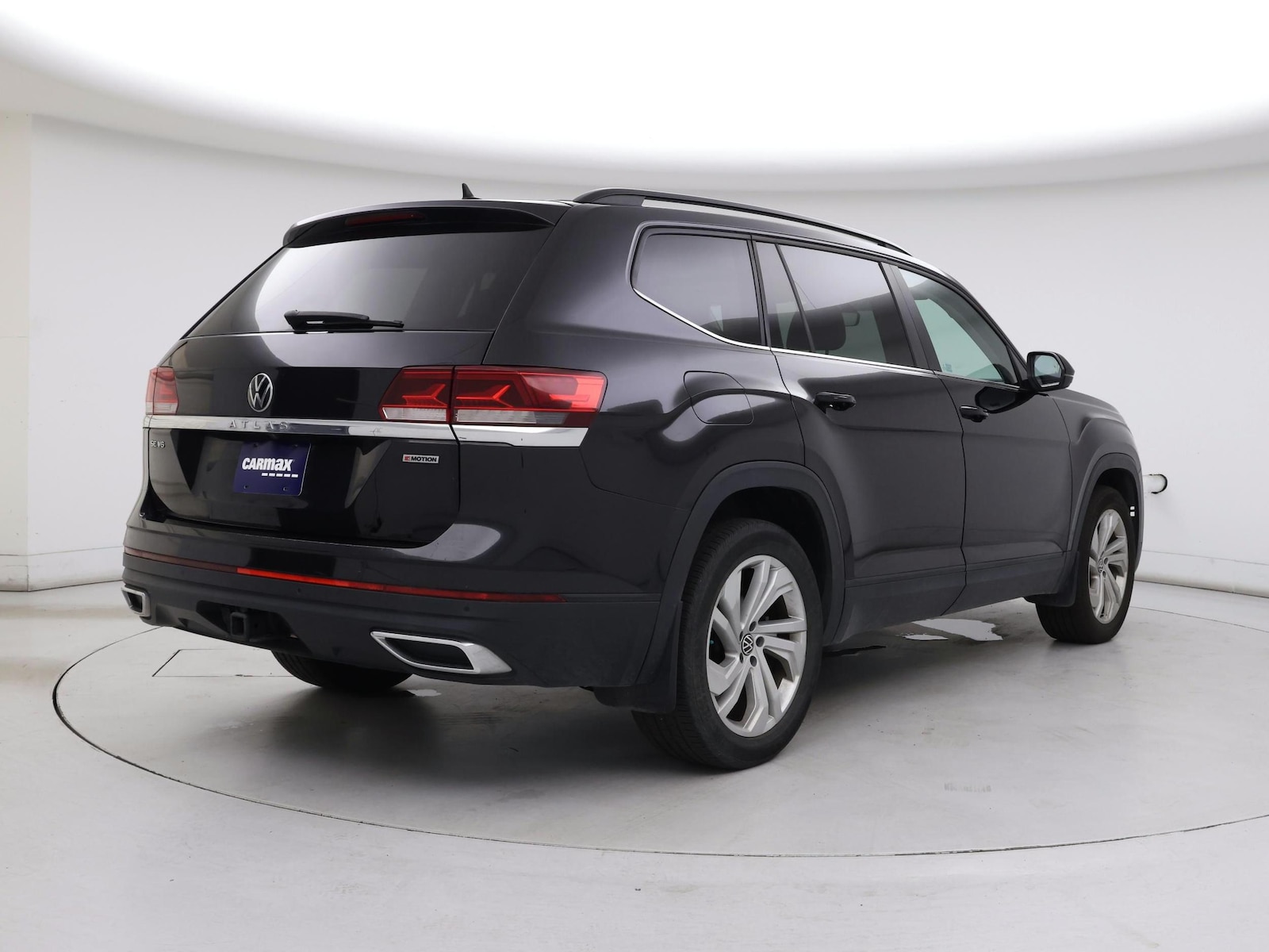 2022 Volkswagen Atlas SE w/Tech - Photo 9