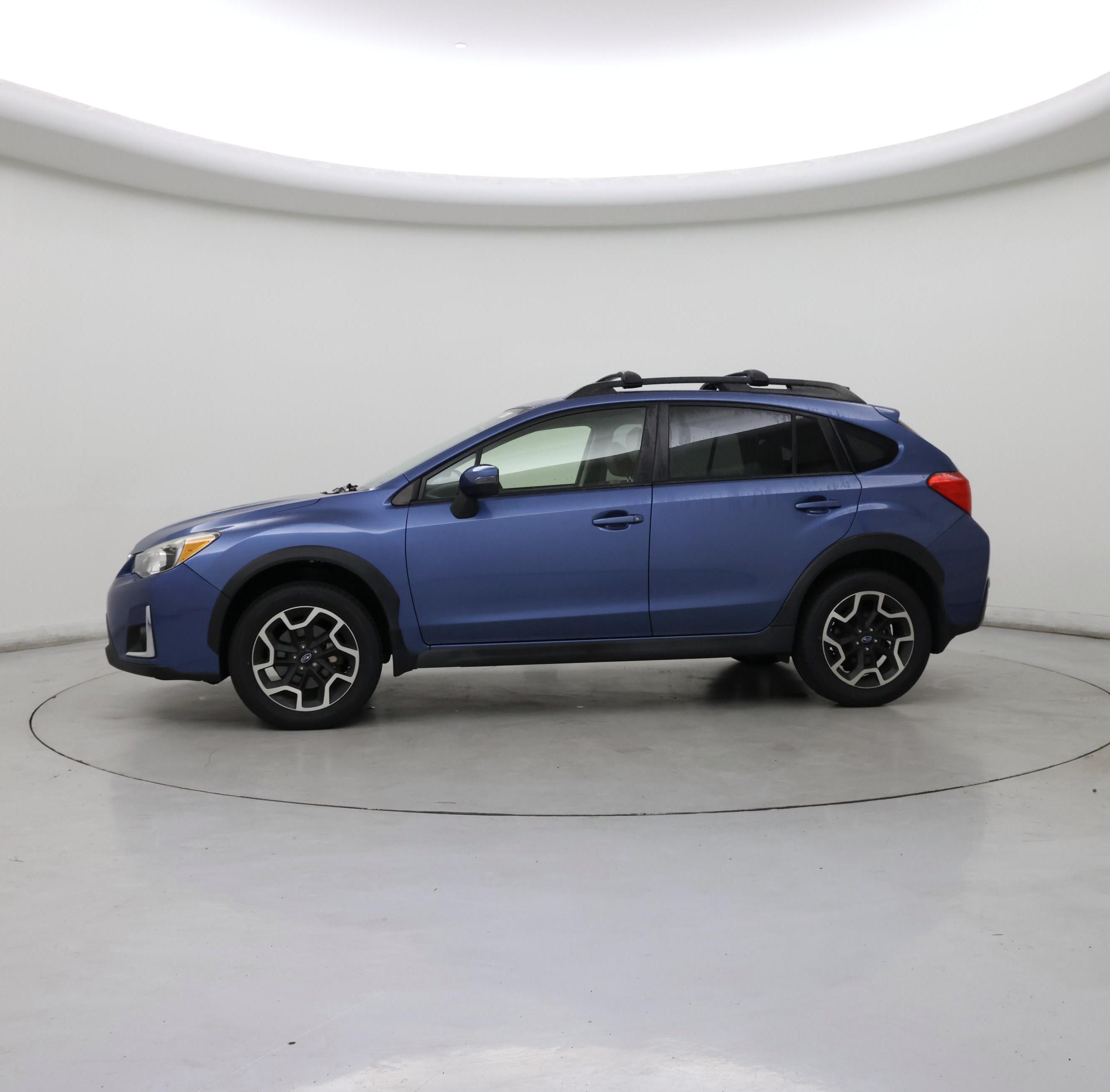 Thumbnail: 2017 Subaru Crosstrek - 3