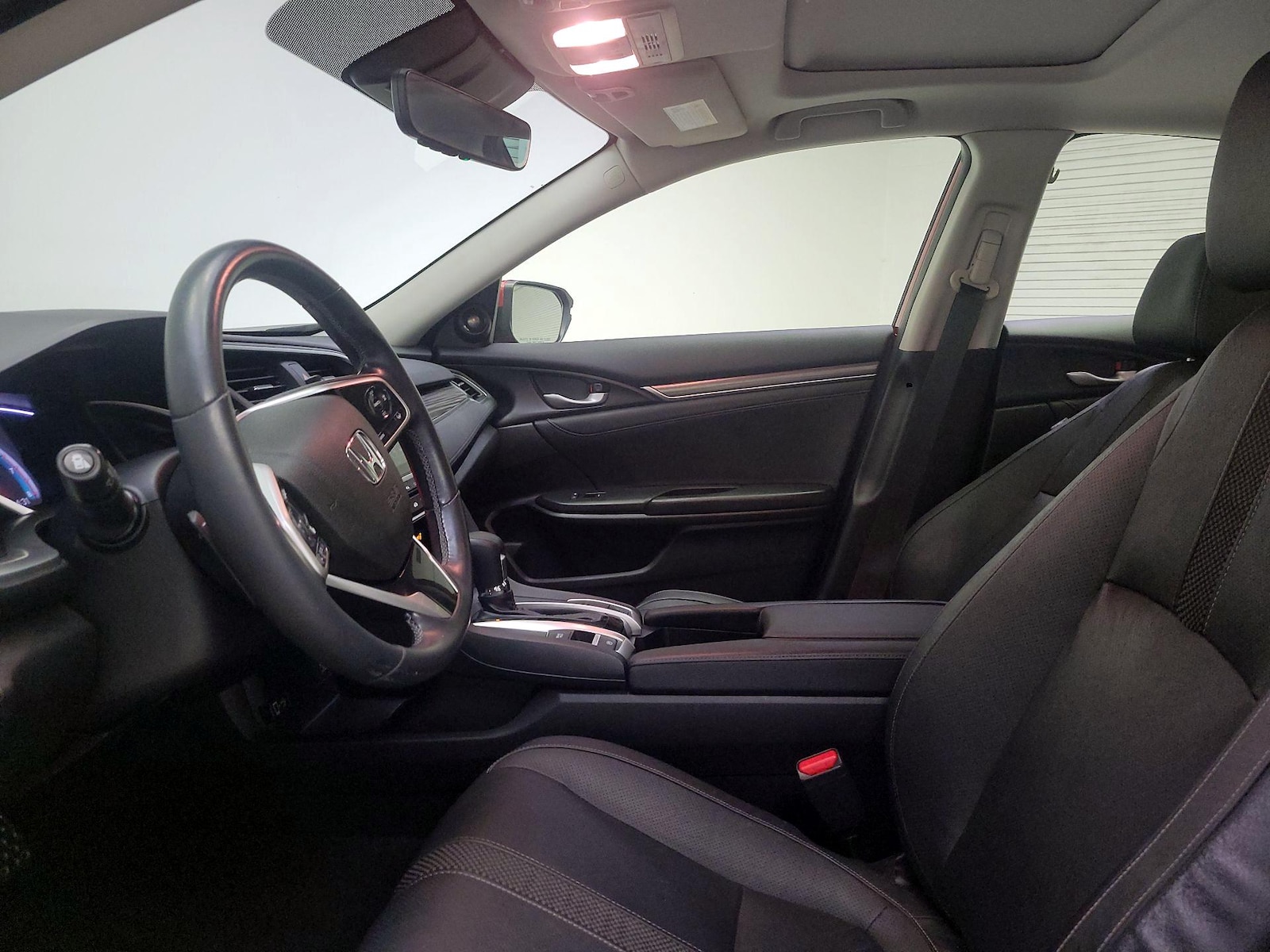 2019 Honda Civic Touring - Photo 12