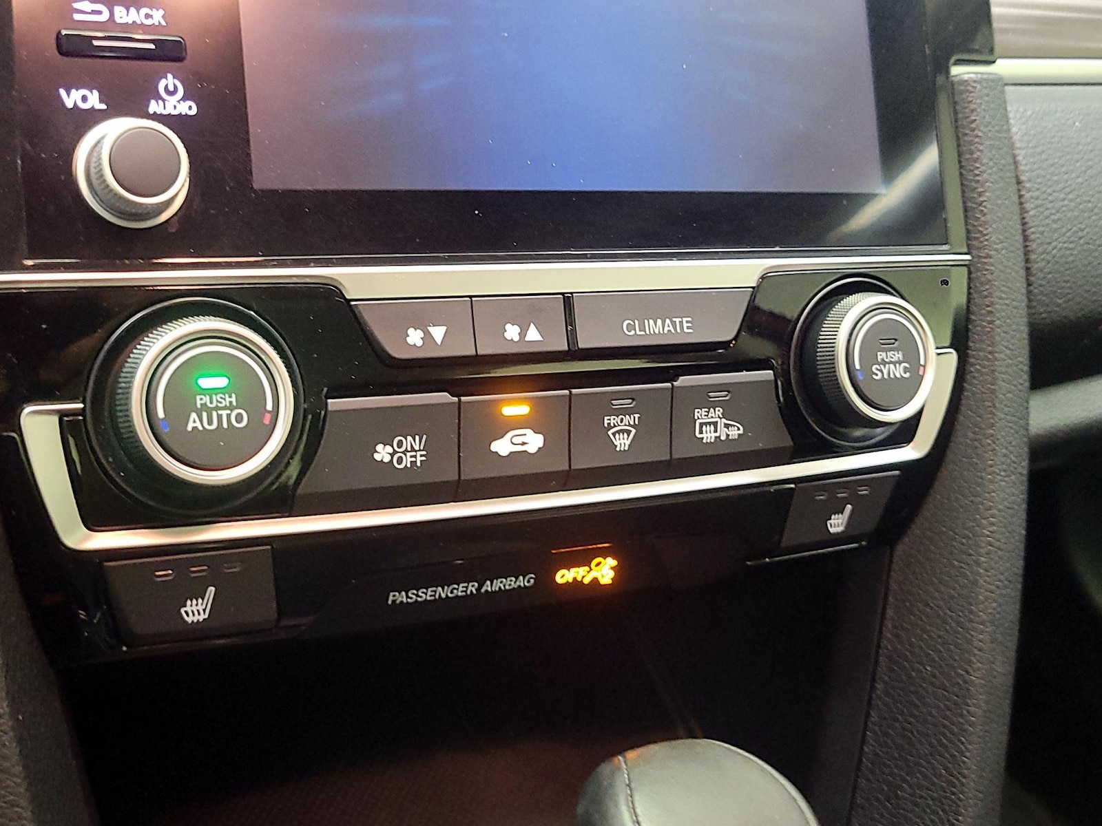 2019 Honda Civic Touring - Photo 18