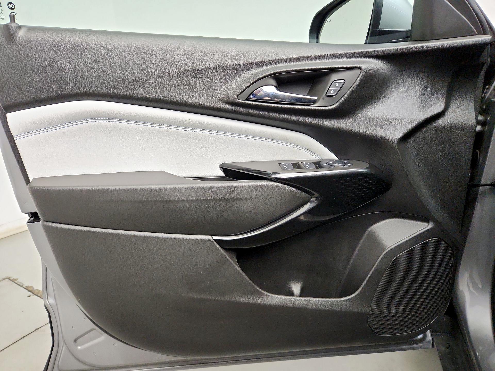 Thumbnail: 2025 Chevrolet Trax - 12