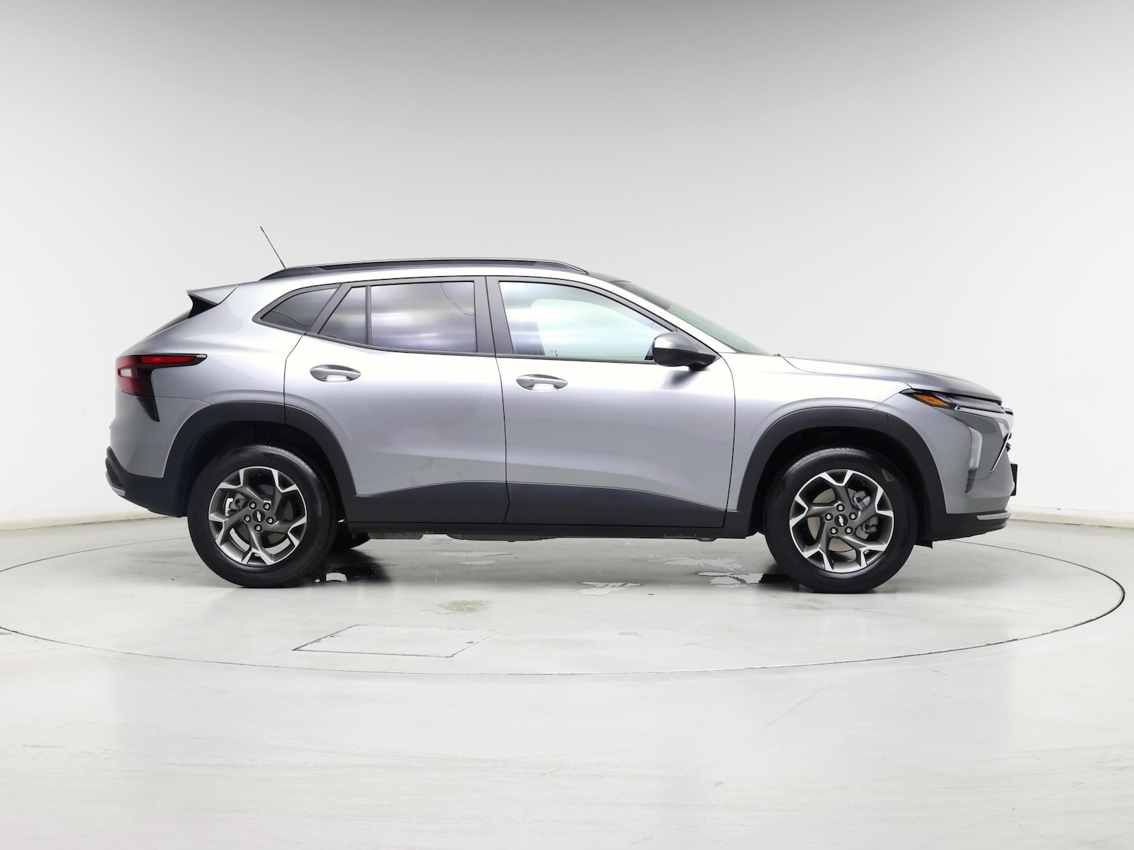 2025 Chevrolet Trax LT - Photo 8