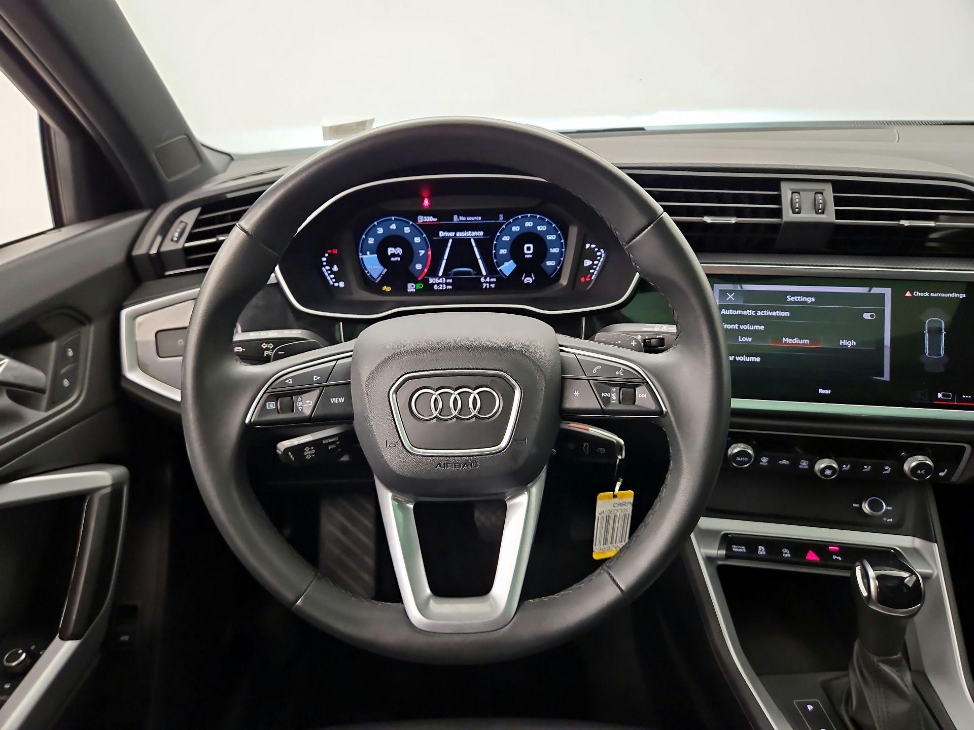 Thumbnail: 2025 Audi Q3 - 10