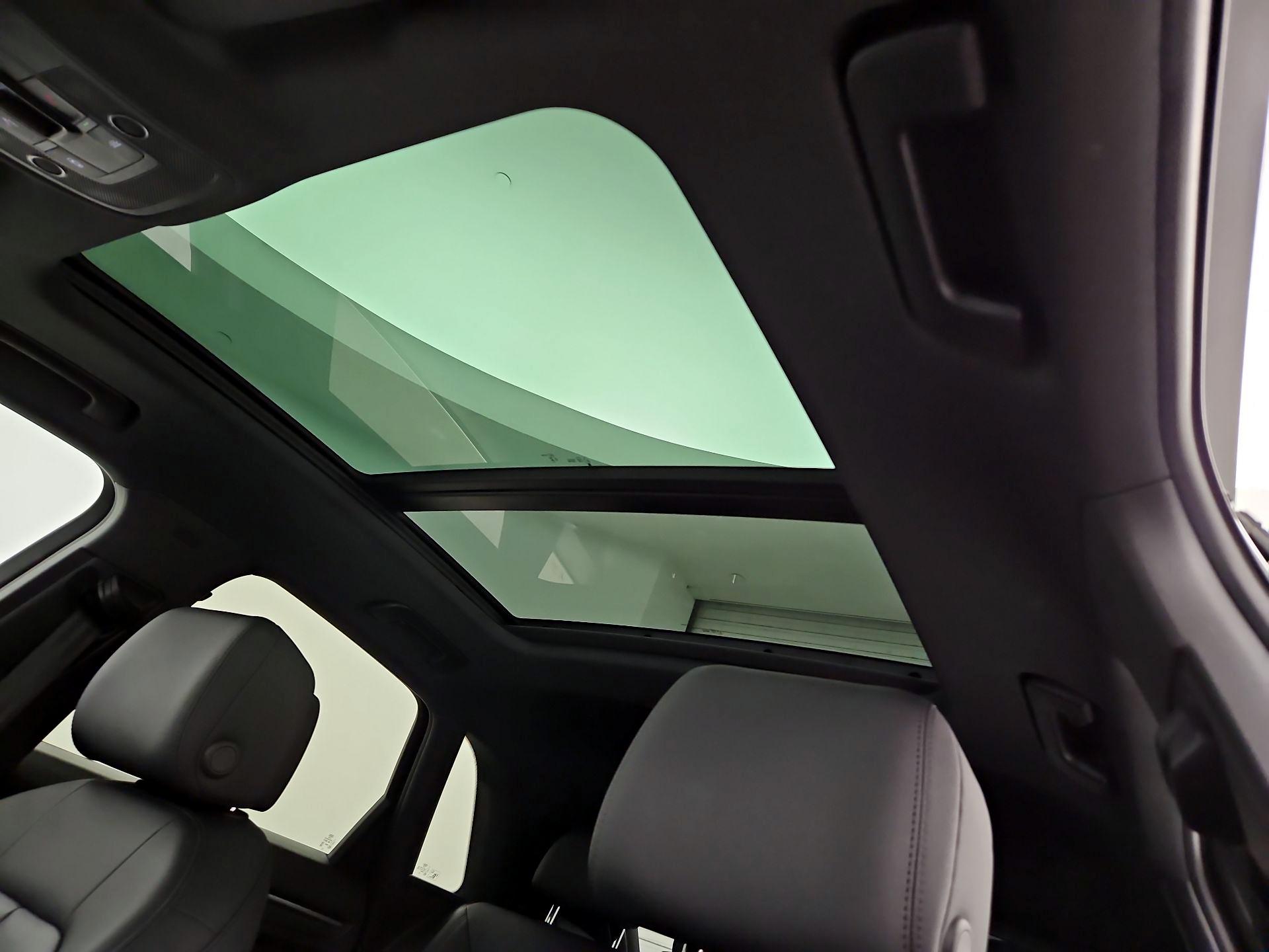Thumbnail: 2025 Audi Q3 - 19