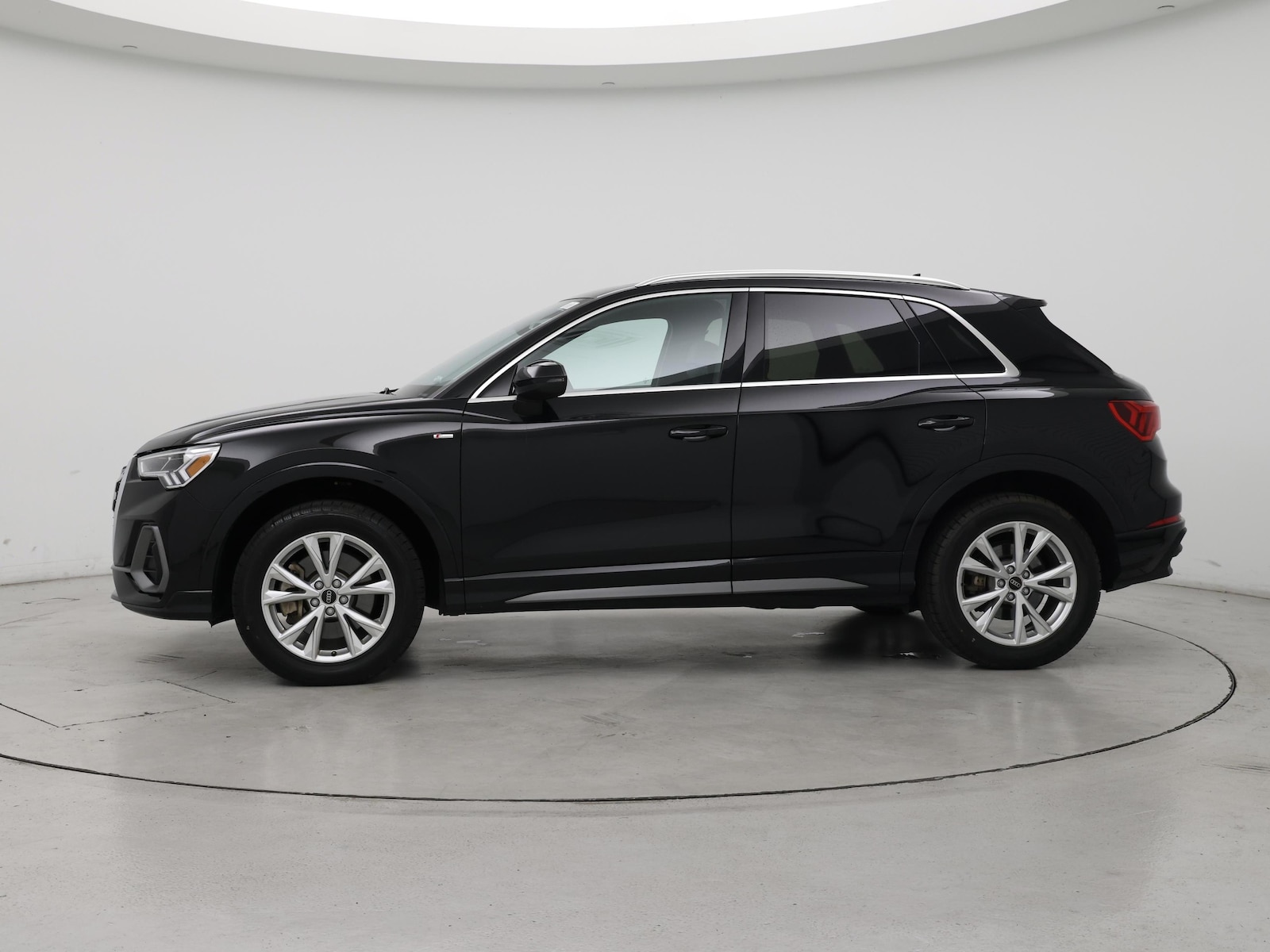 2025 Audi Q3 S Line Premium - Photo 4