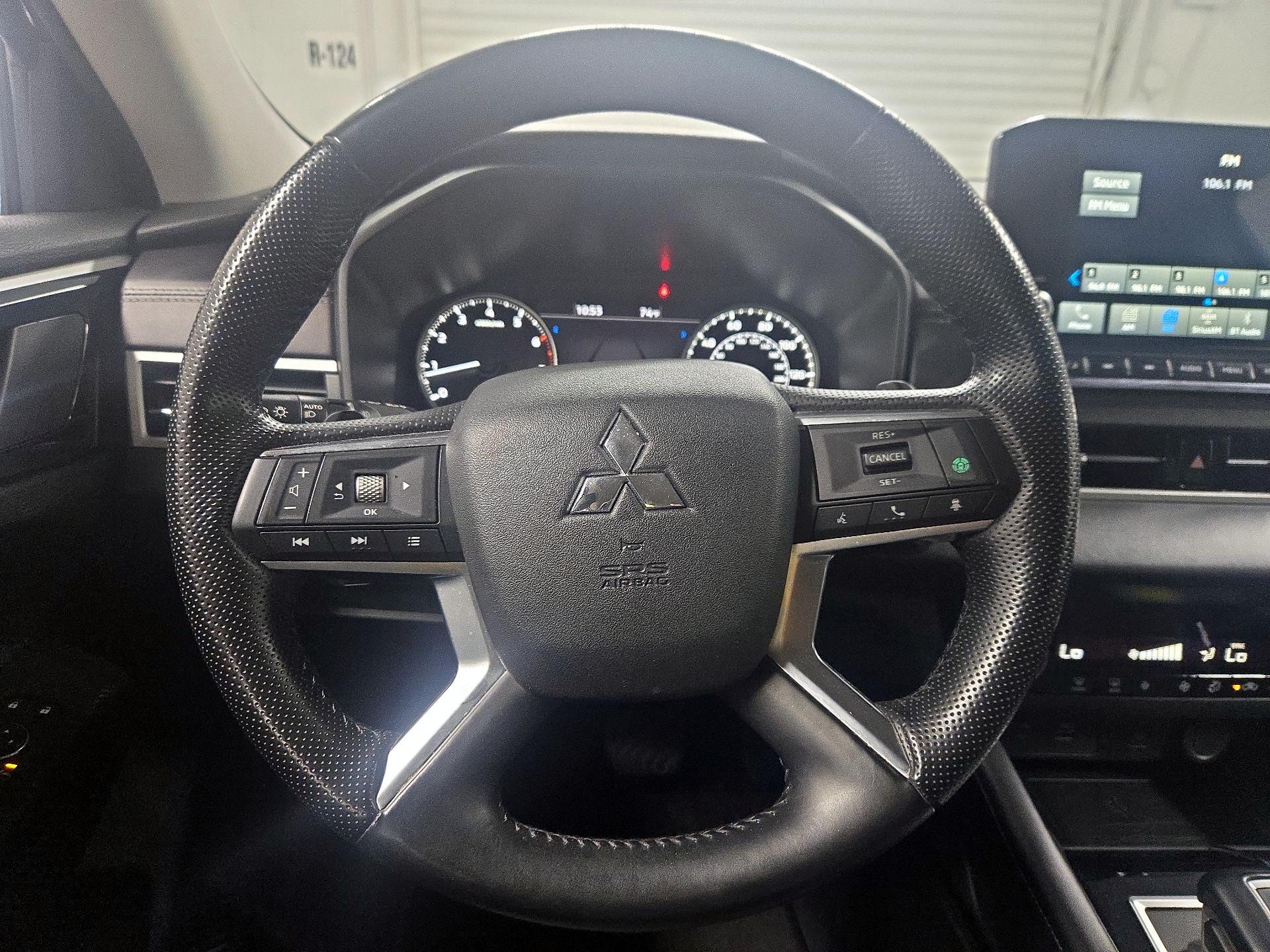 Thumbnail: 2024 Mitsubishi Outlander - 10