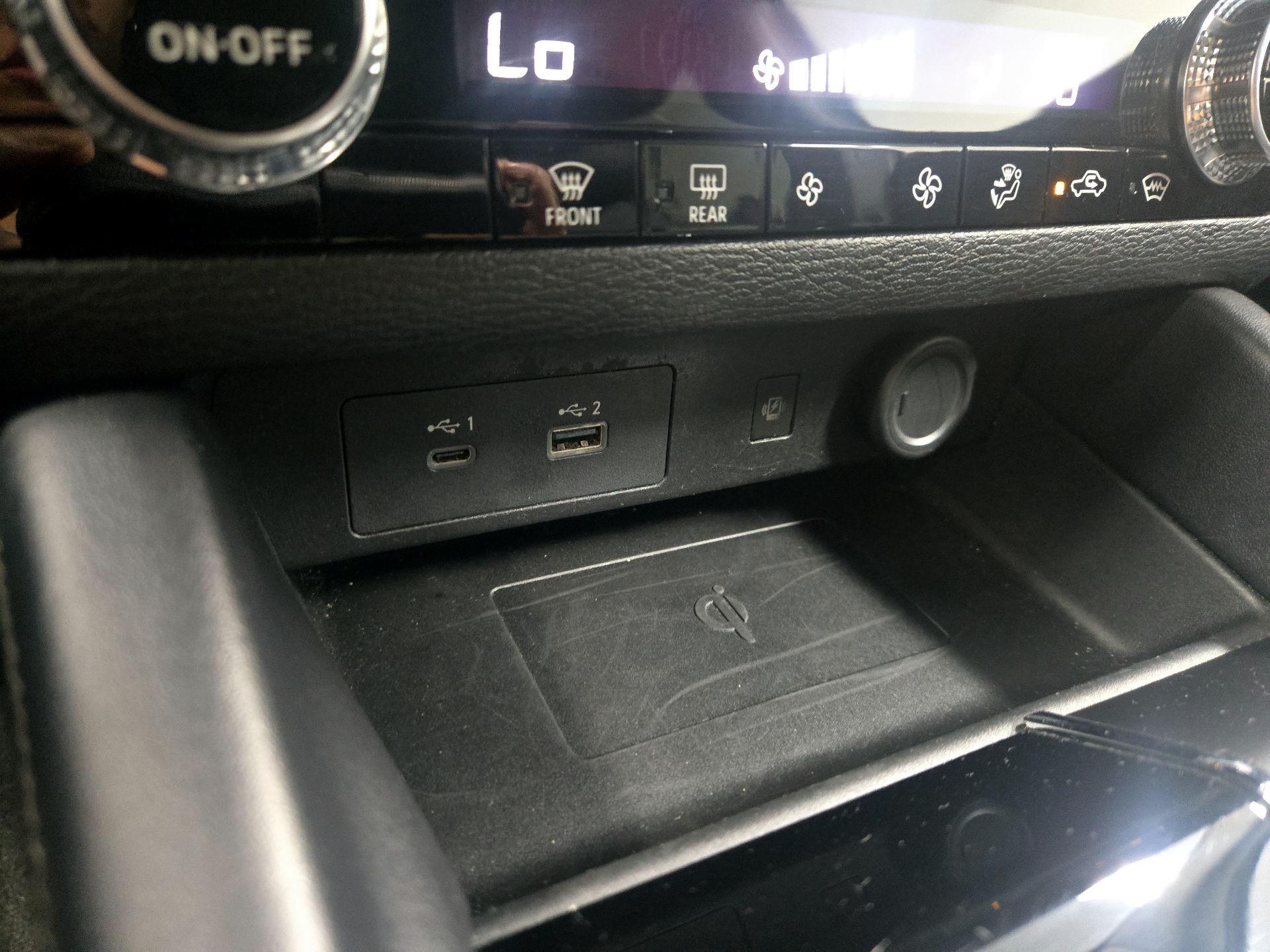 Thumbnail: 2024 Mitsubishi Outlander - 18