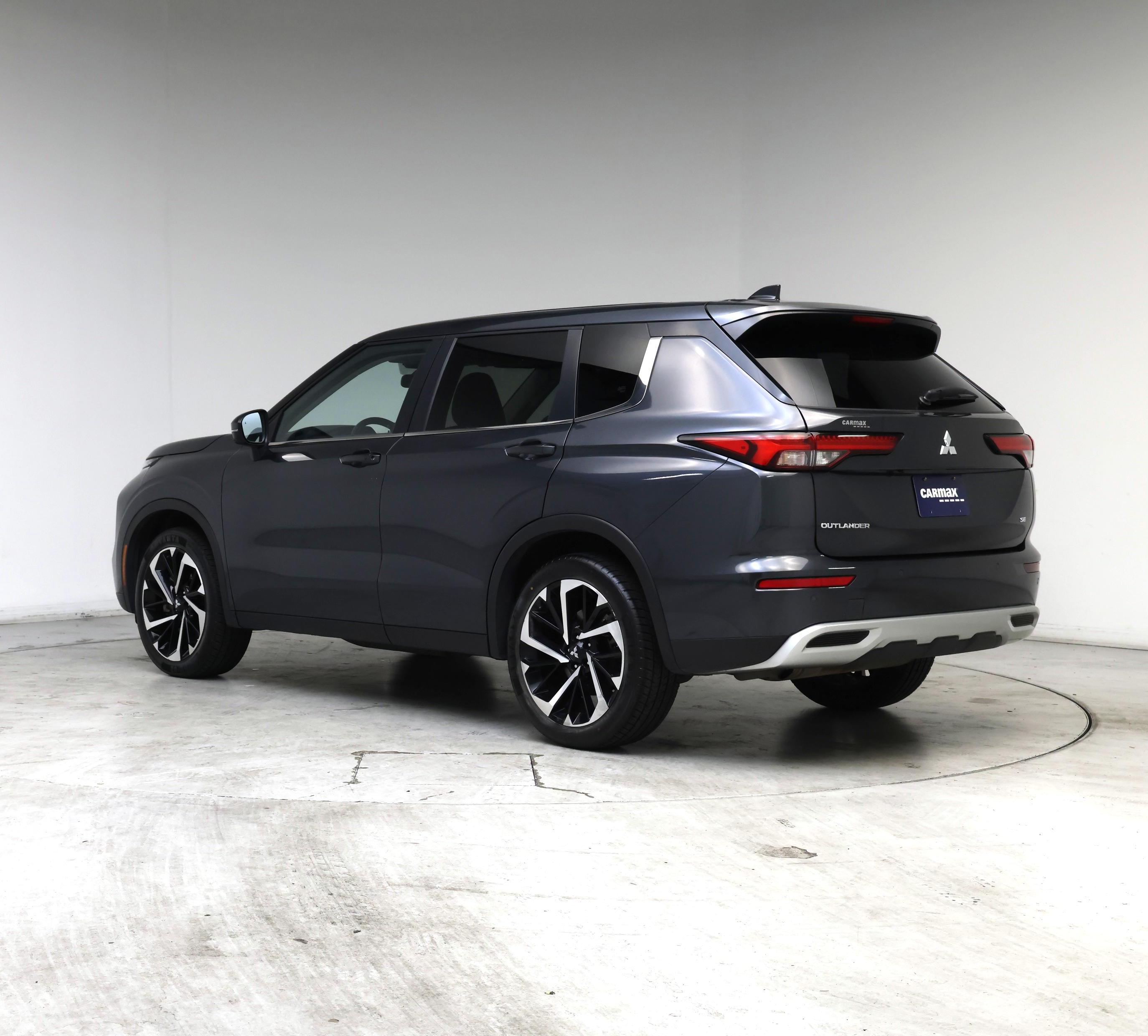 Thumbnail: 2024 Mitsubishi Outlander - 2
