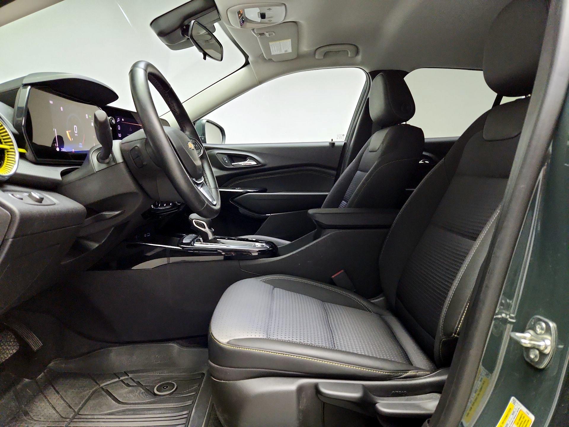 Thumbnail: 2025 Chevrolet Trax - 9