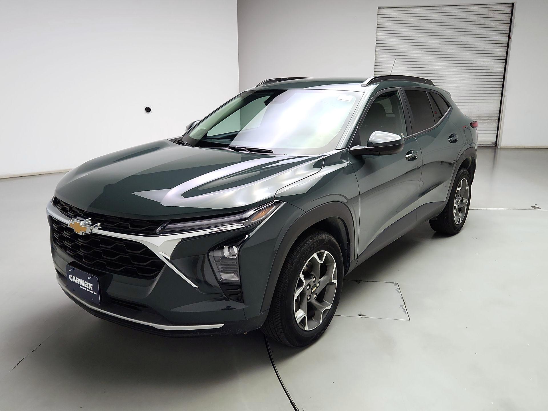 Thumbnail: 2025 Chevrolet Trax - 3