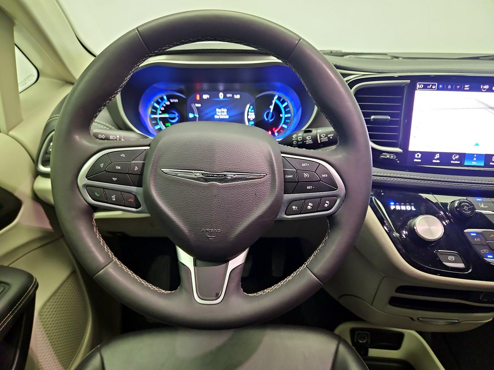 Thumbnail: 2024 Chrysler Pacifica - 10