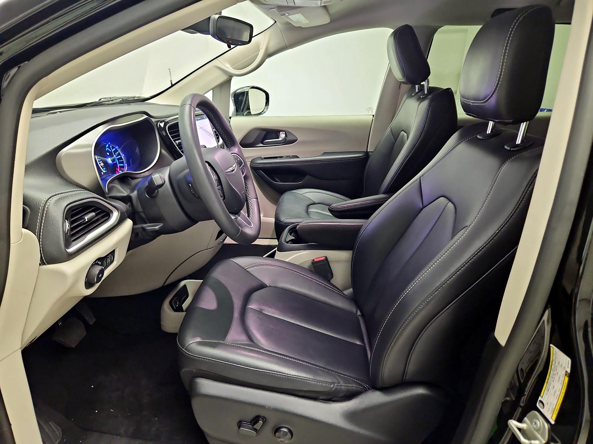 Thumbnail: 2024 Chrysler Pacifica - 11